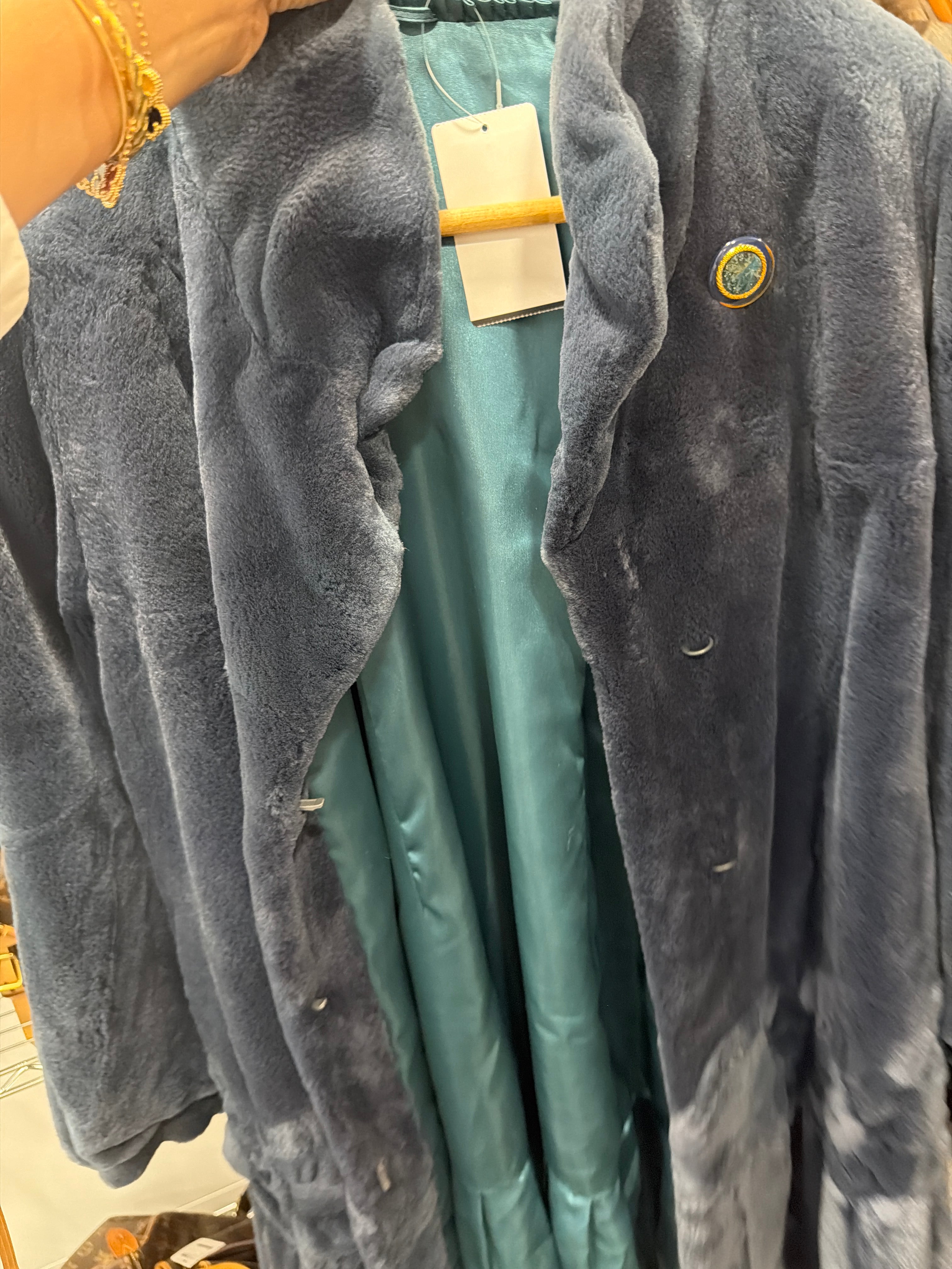 9926062400224 Turquoise fur  AKC0657