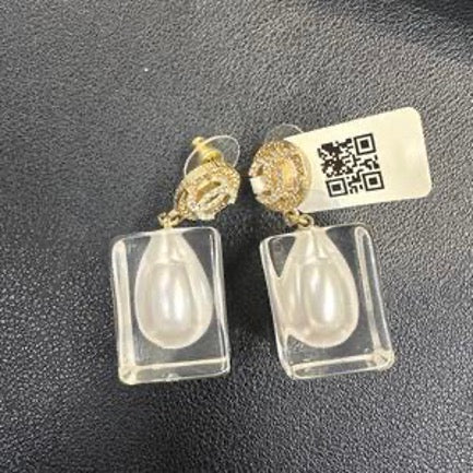 CHANEL 2019 Snow White Transparent Square Earrings LJ606036