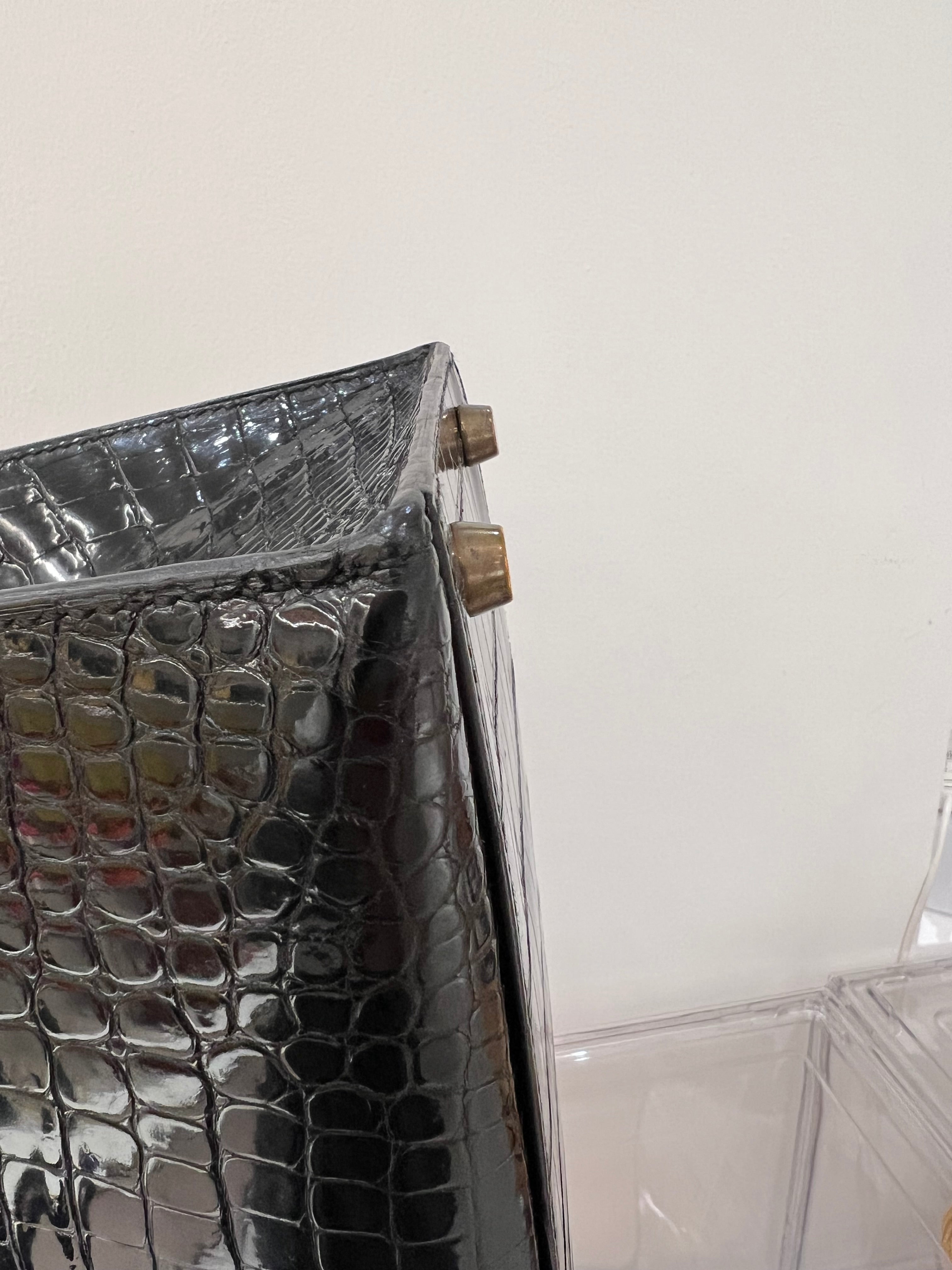 Hermes Vintage Kelly 28 Sellier Black Shiny Porosus GHW #V Circle (Y1992) SCKH4103