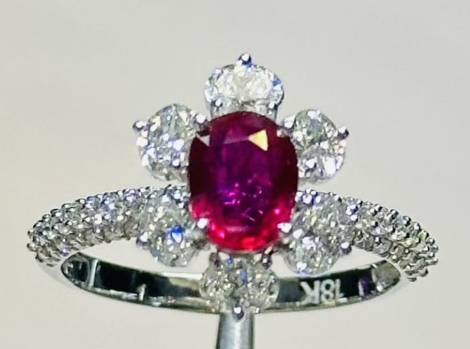 1.06ct Ruby Ring with oval diamonds SKH1149