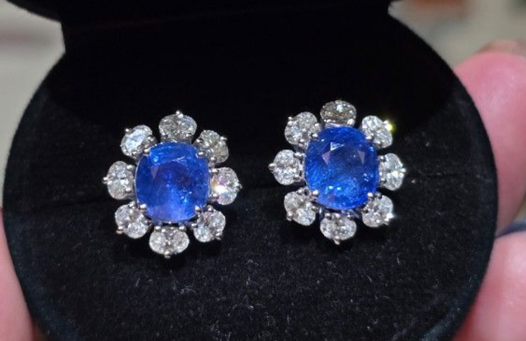5.49ct Unheated Burma Sapphire Earrings with natural oval diamonds in 18K gold setting SKH1092