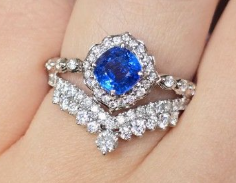 0.93ct Unheated Burma Sapphire ring with natural diamonds in 18K gold SKH1145