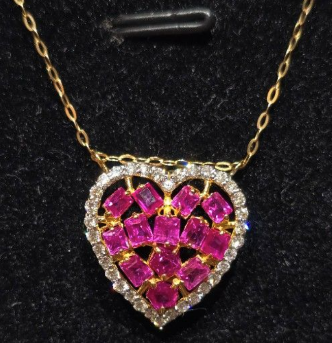 1.5ct Unheated Burma Pink Sapphire necklace with natural diamonds in 18K gold SKH1090