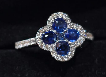 0.73ct Unheated Burma Sapphire with natural diamonds in 18K gold setting SKH1103