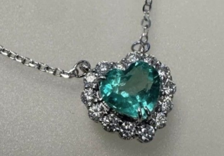 1.02ct Colombia Emerald Necklace with natural diamonds in 18K gold SKH1111