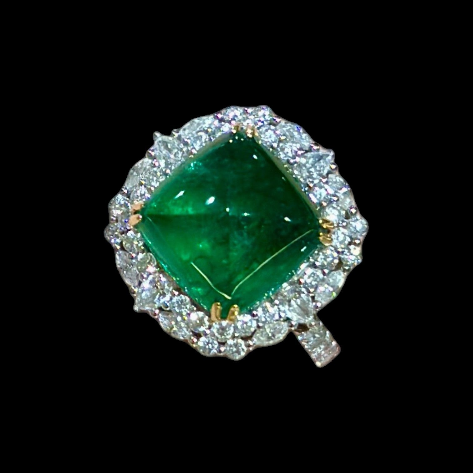 7.35ct "Vivid Green" Emerald & 1.20ct Diamond Sugarloaf Ring set in 18K White Gold