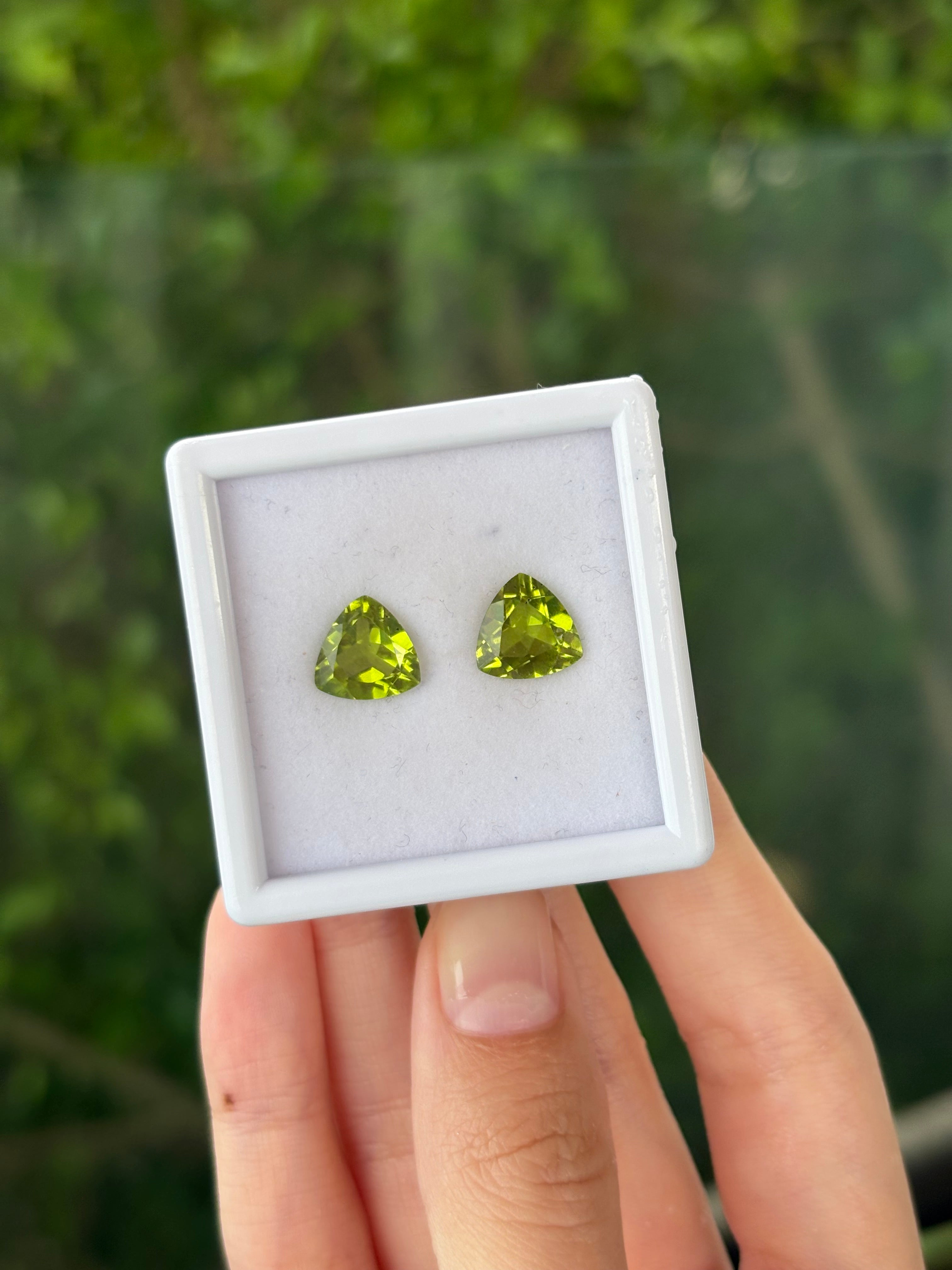 4.11ct Peridot Trillion PAIR DXBCS4018