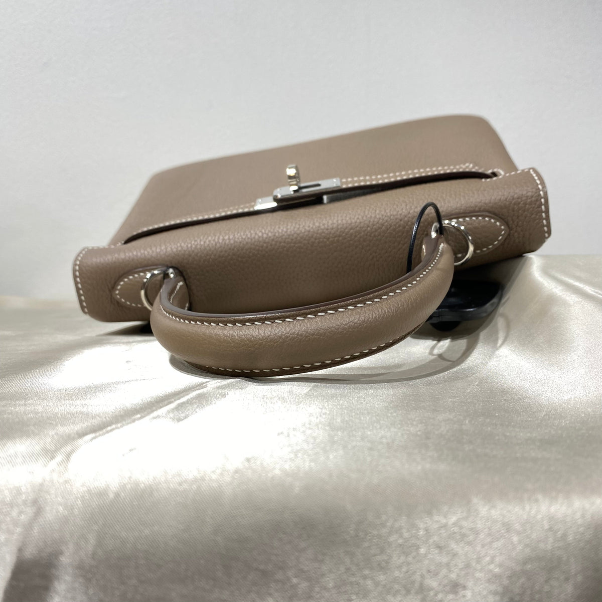 Hermes Kelly 25 in Etoupe Togo with PHW