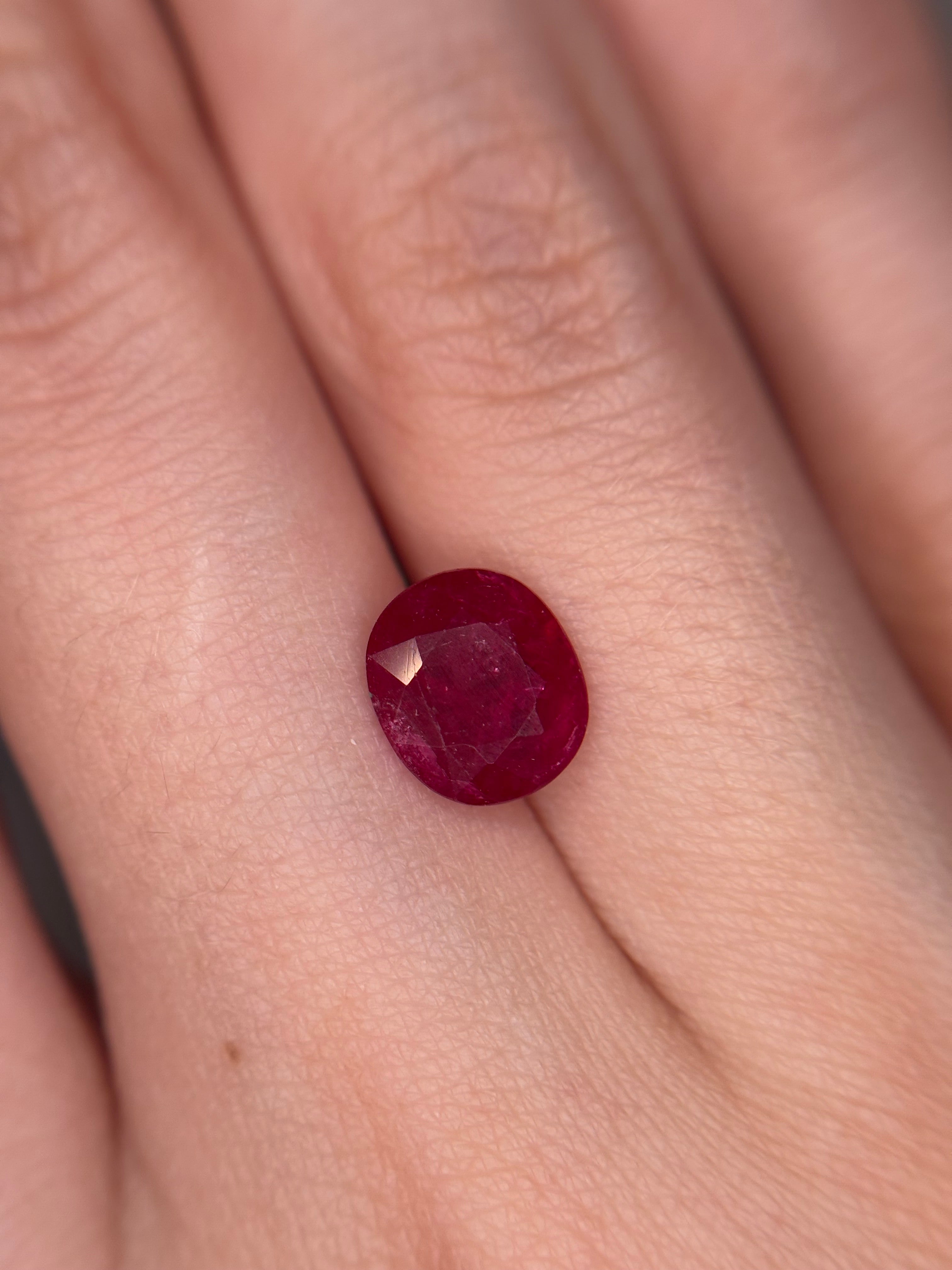 1.76ct Red Ruby Mozambique with certificate  THAIC0558