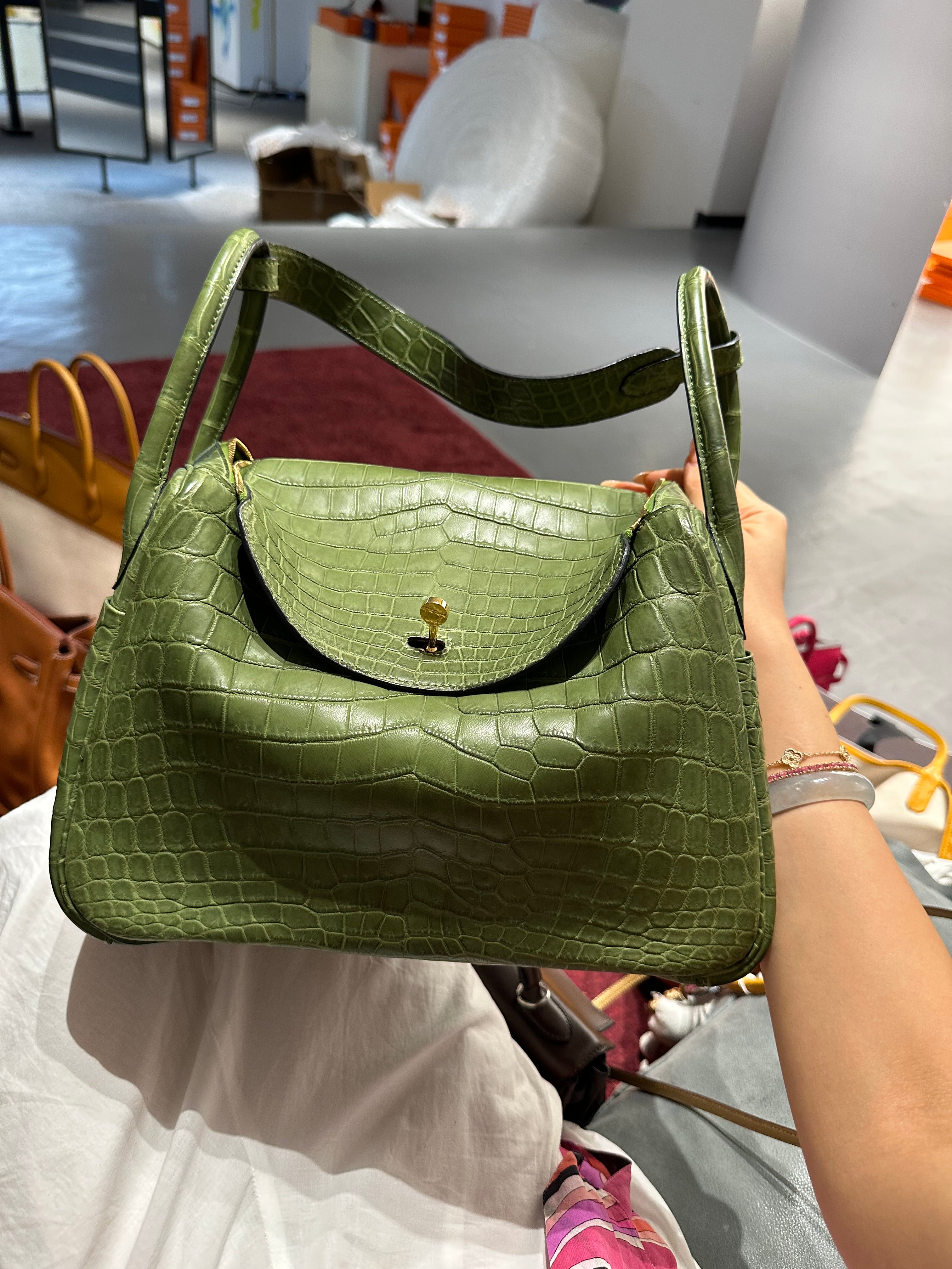HERMES MATTE ALLIGATOR LINDY 30 GHW AVCSH2039