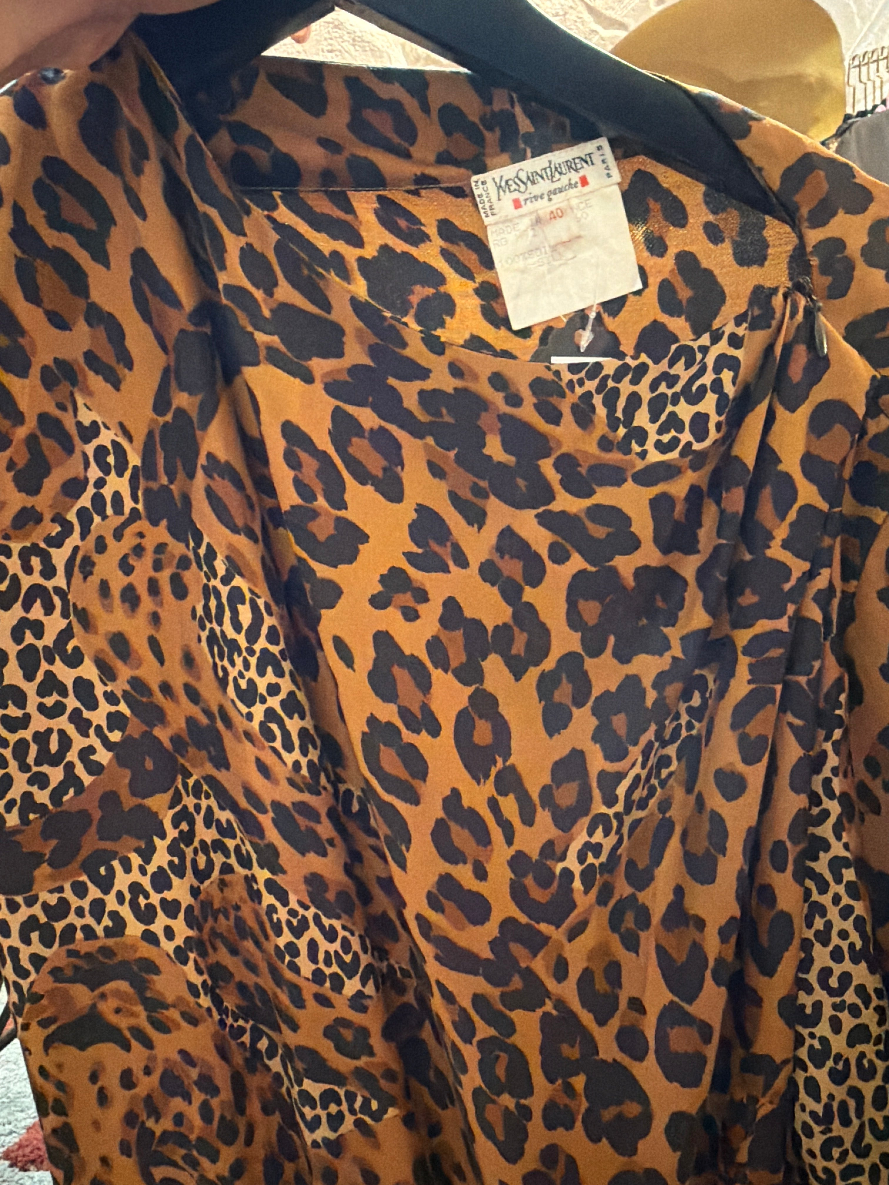 Saint Laurent size 40 leopard silk dress  AKC1519