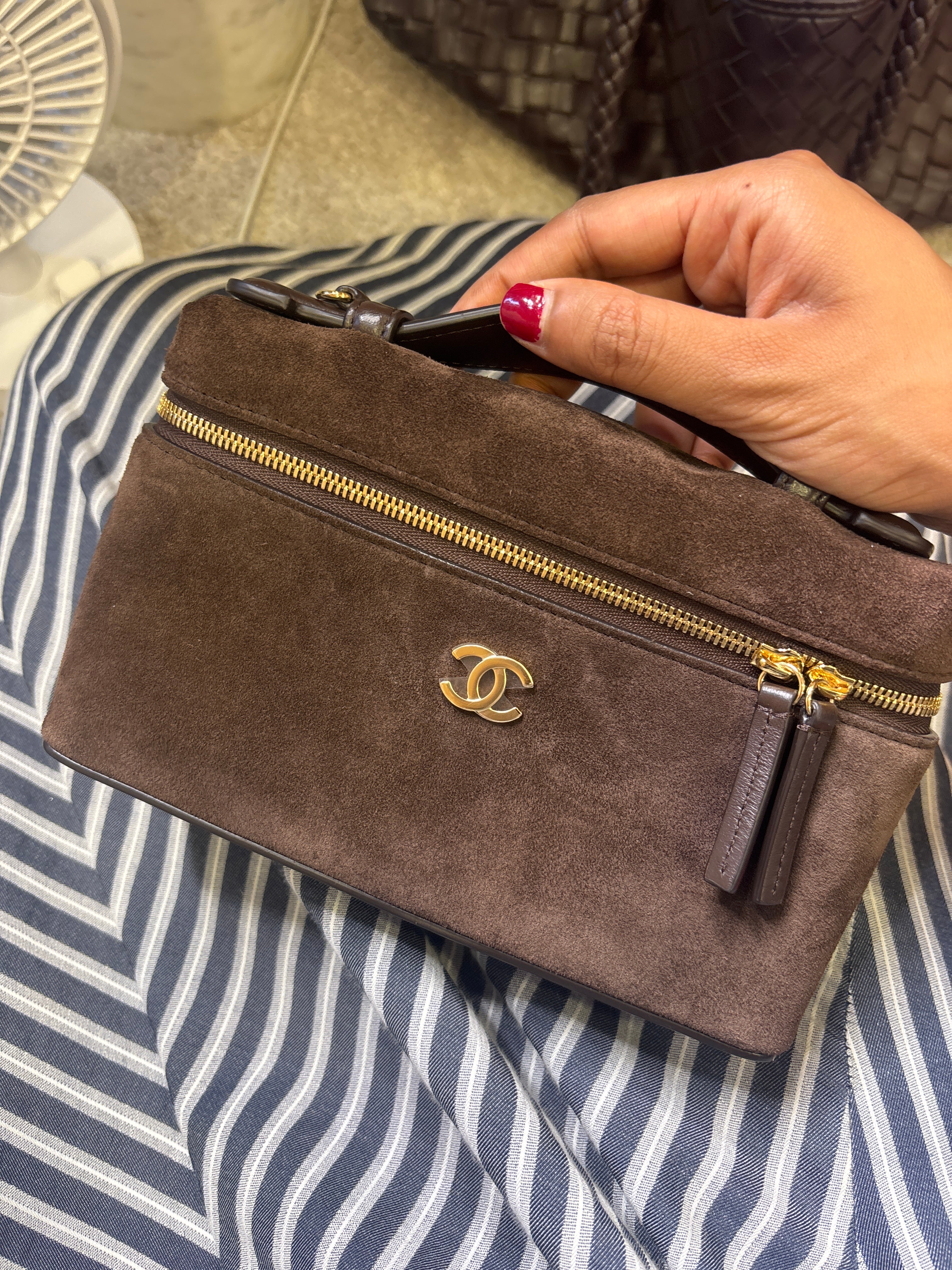 Chanel suede vanity ALC4188
