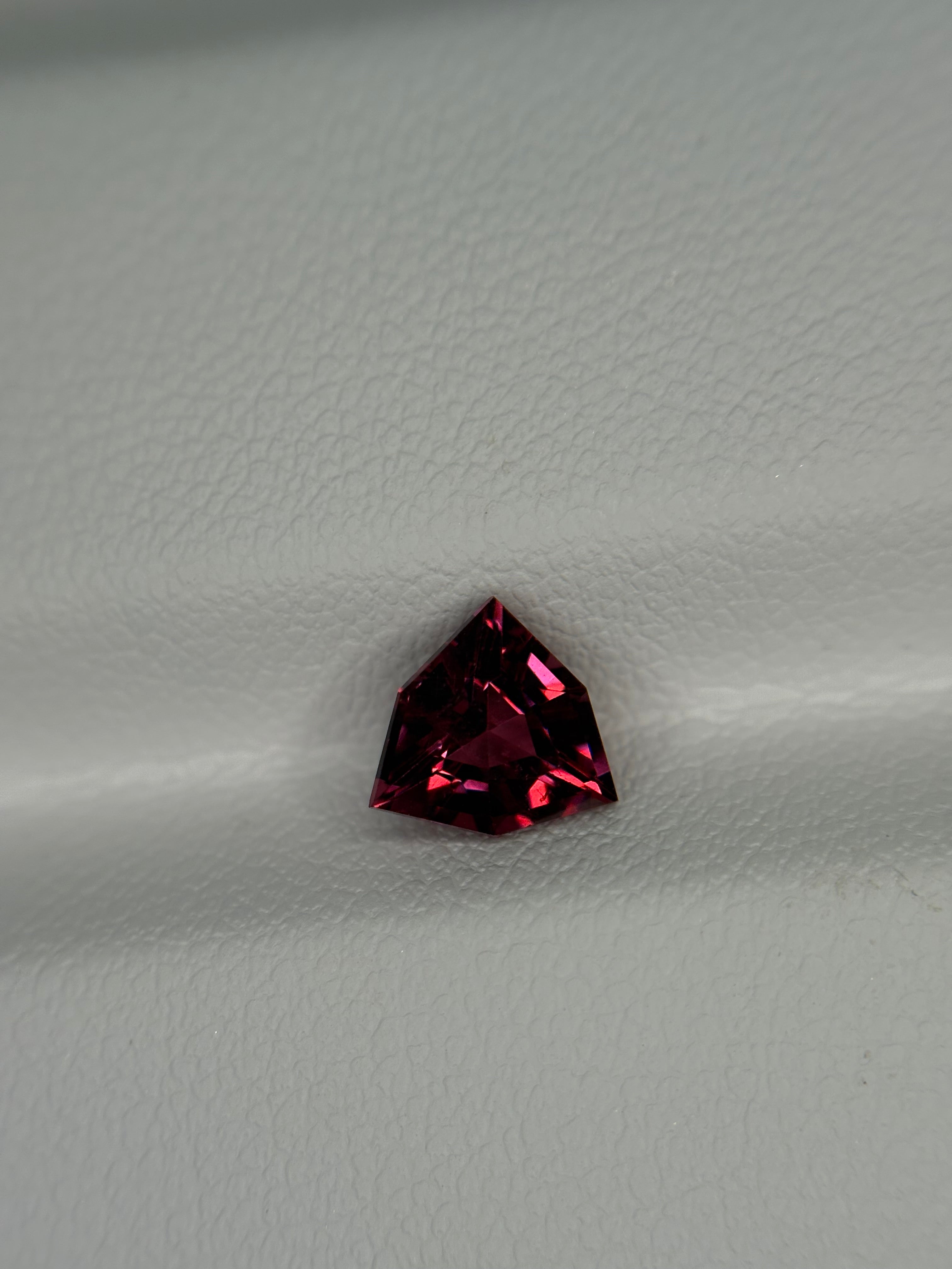 1.40ct Malaya Garnet (Zaddy's cut) THAIC0656