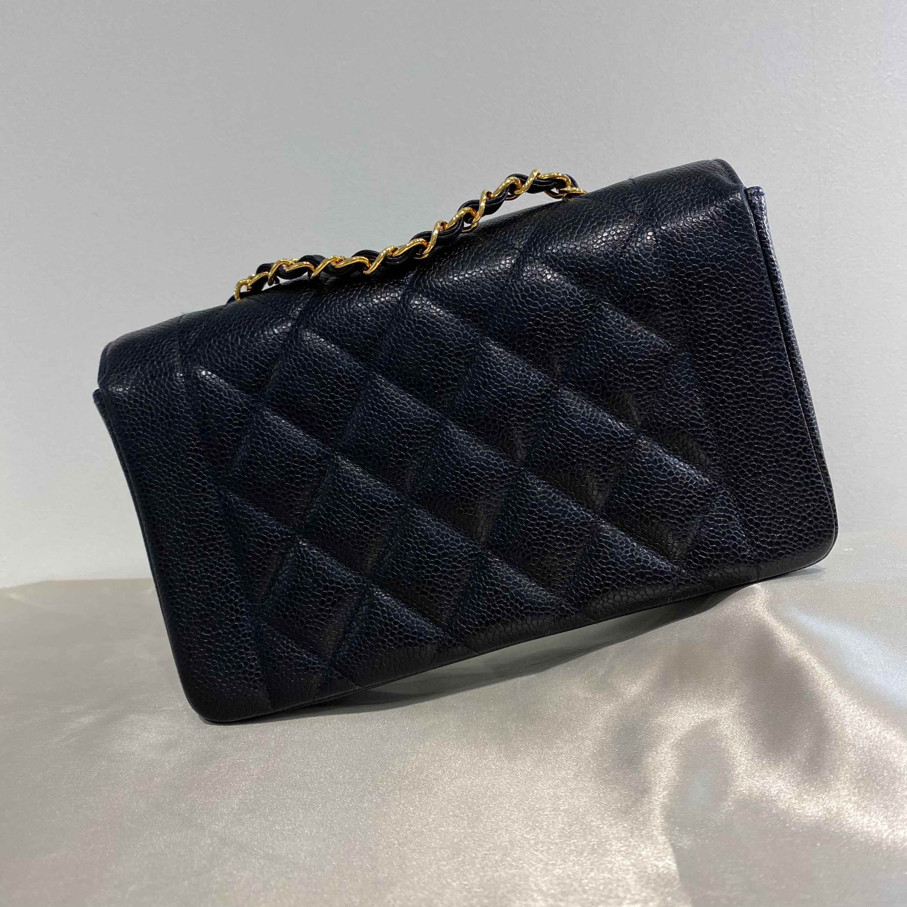 CHANEL VINTAGE DIANA SMALL CHAIN SHOULDER BAG BLACK CAVIAR SKIN 90213844