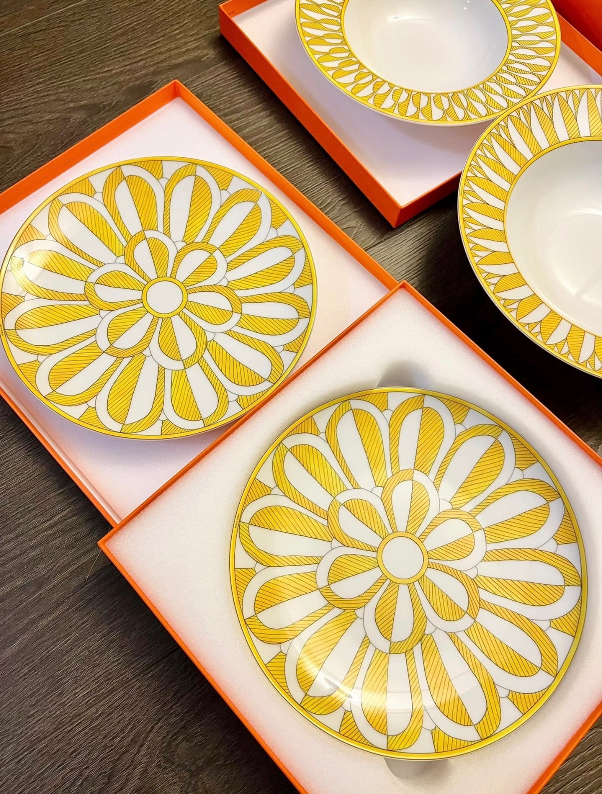 Hermès Soleil’s Hermes dresser plate N*2