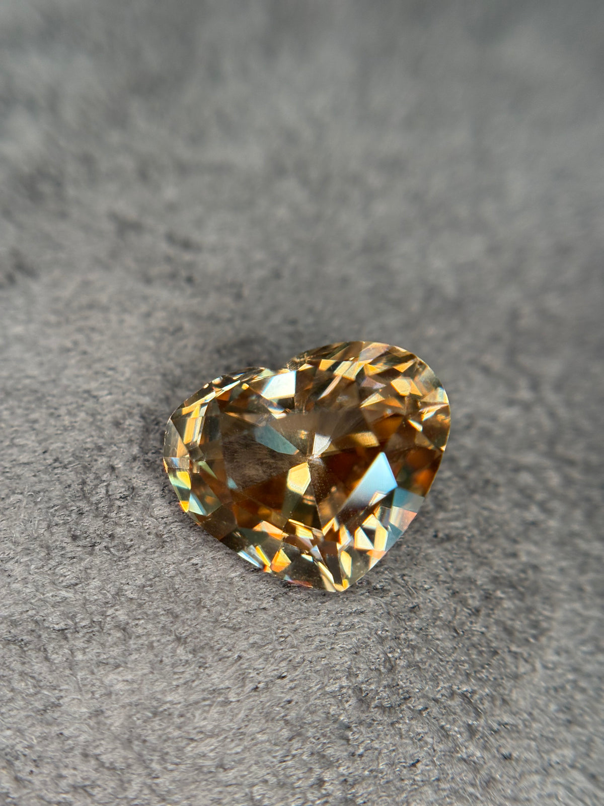 8.40ct Champagne Zircon Heart THAIC1361