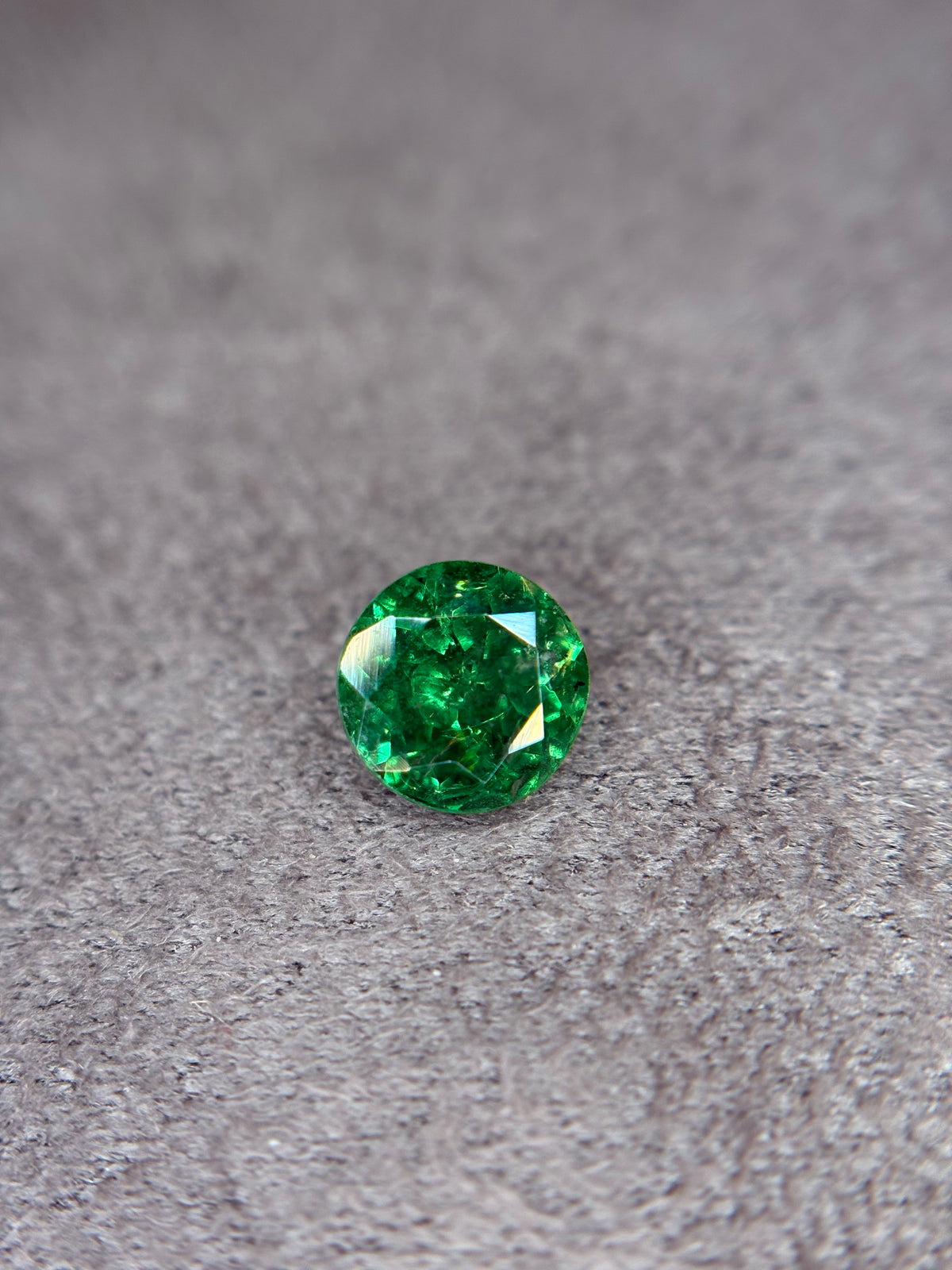 1.30ct Tsavorite Round THAIC1404