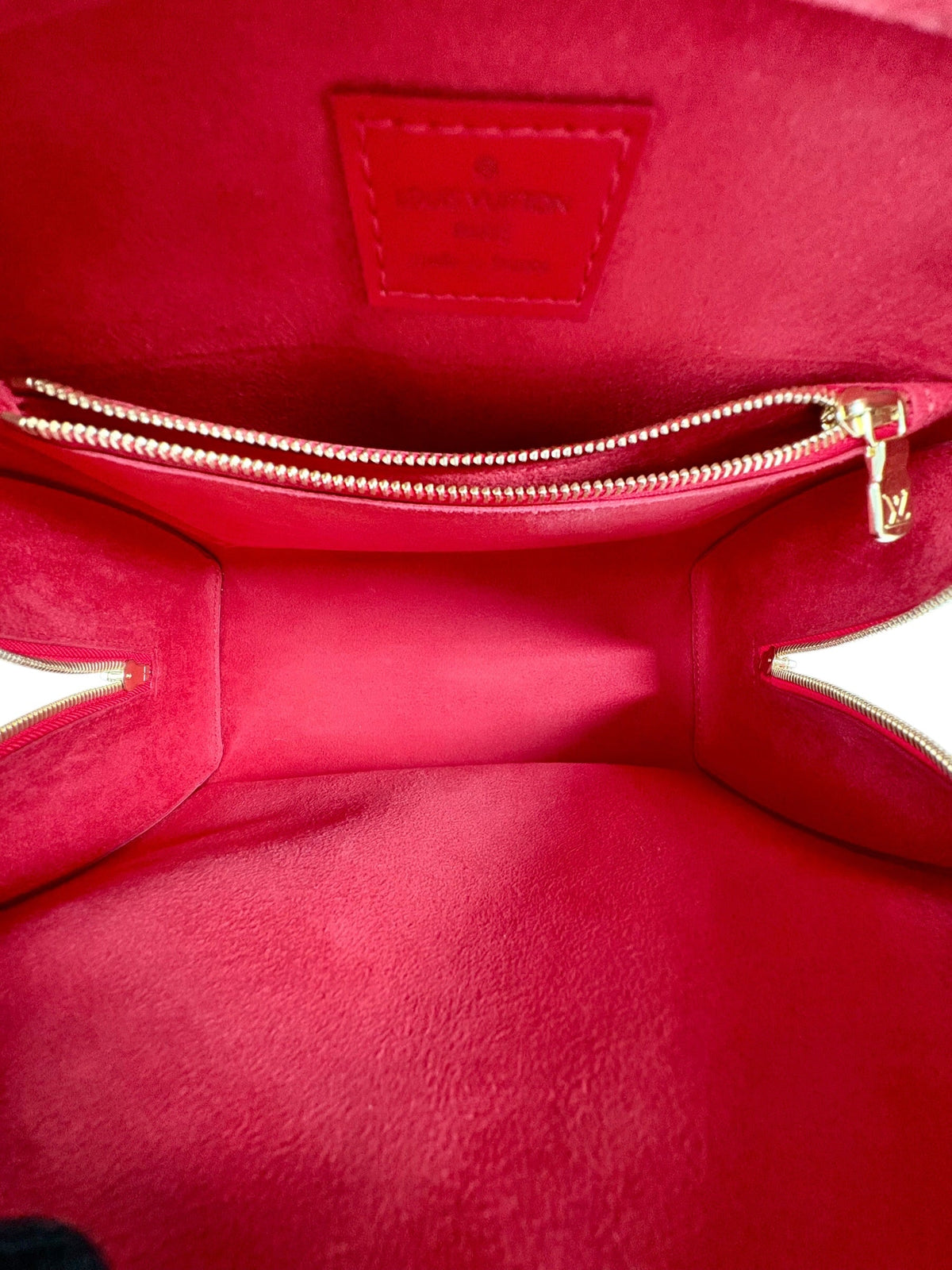 Louis Vuitton Tote Bag in Red Epi Leather