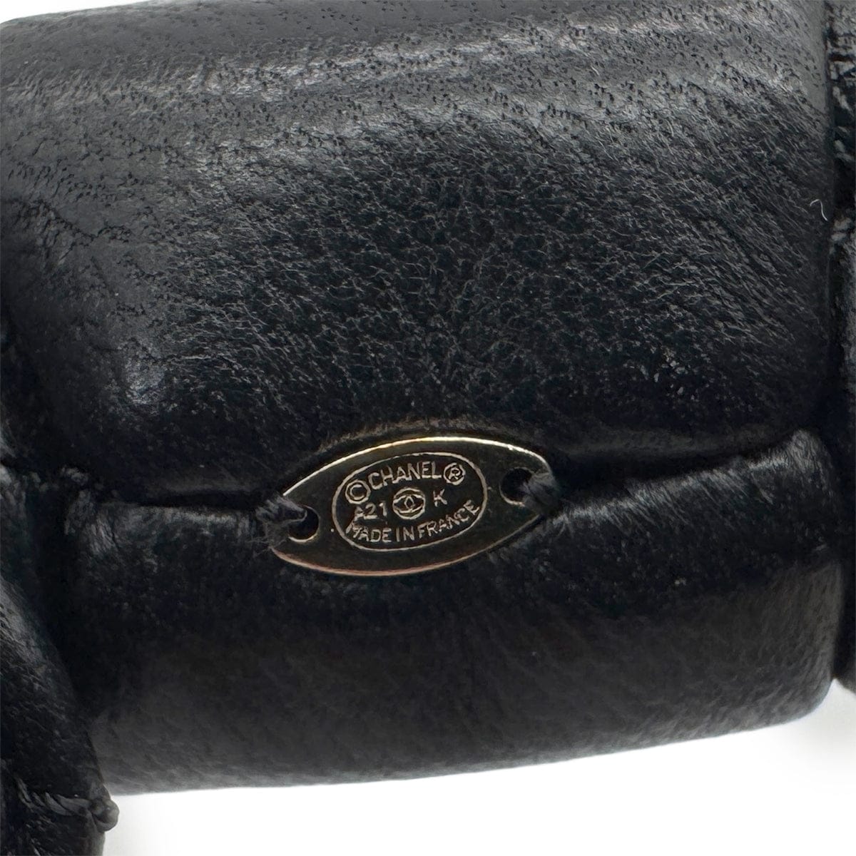 CHANEL COCOMARK SCRUNCHIE BLACK GOLD LEATHER HAIR ACCESSORY A21K 90321170