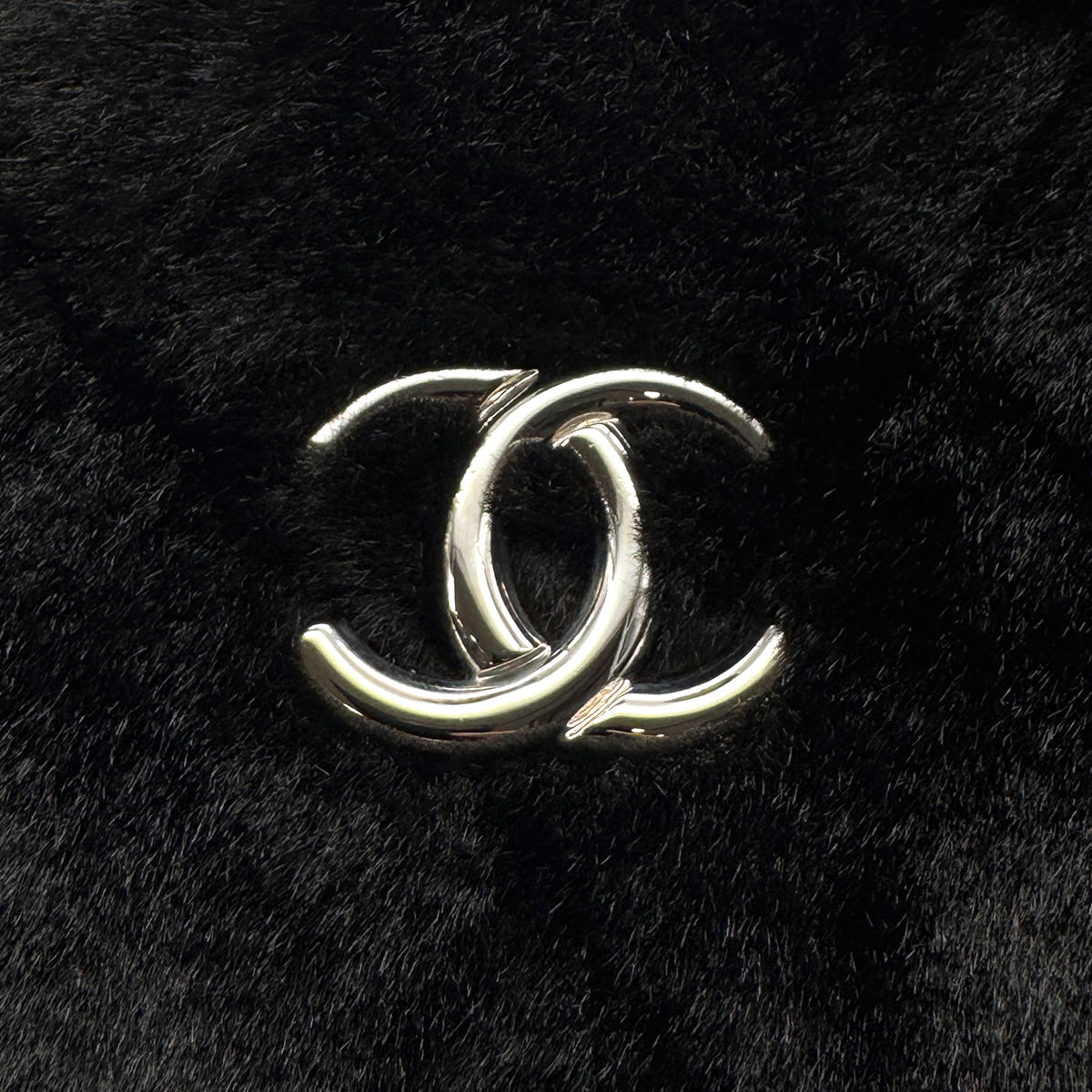 CHANEL MATELASSE CAMELLIA CHAIN TOTE BAG BLACK FAUX FUR SILVER HARDWARE 90322287