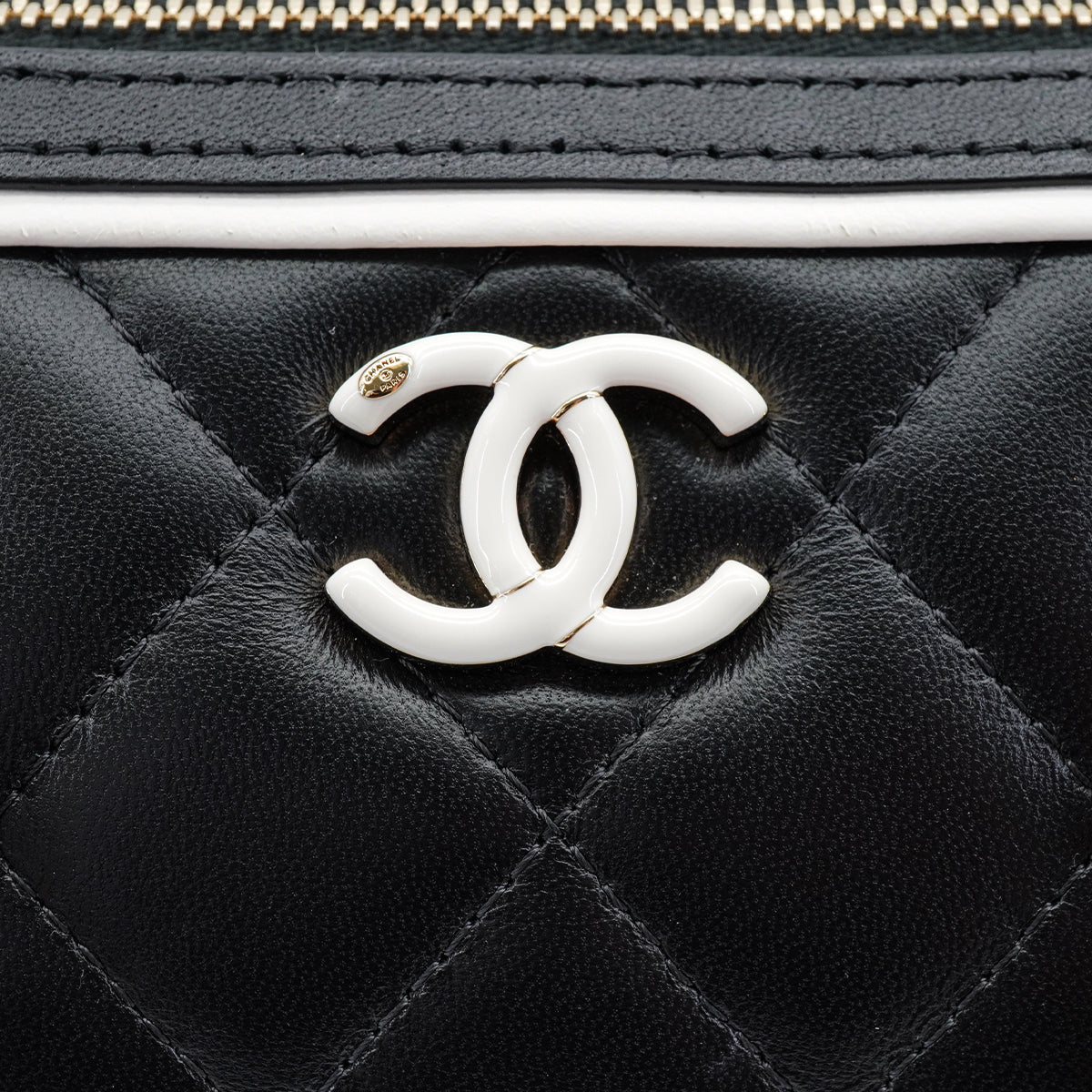 CHANEL MATELASSE CHAIN HAND SHOULDER BAG BLACK WHITE LAMB SKIN GOLD HARDWARE 90334154