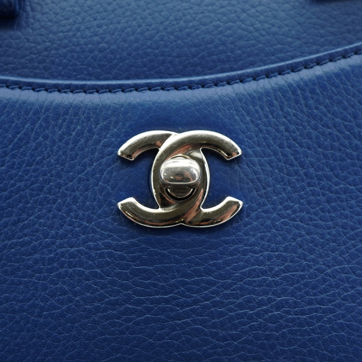 CHANEL NEO EXECUTIVE TOTE SHOULDER BAG BLUE LEATHER SILVER HARDWARE 90331963
