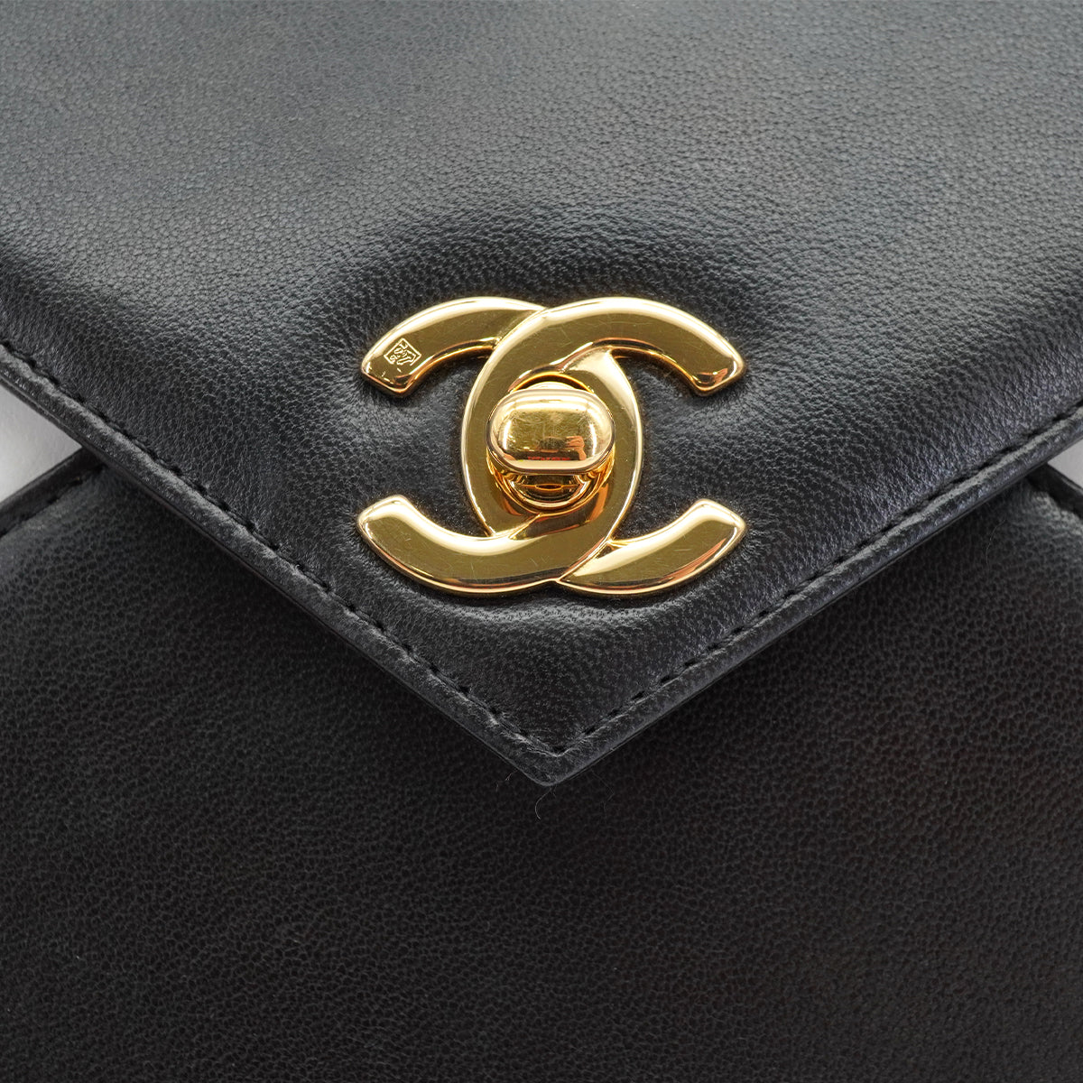 VINTAGE CHANEL CHAIN SHOULDER BAG BLACK WHITE LAMB SKIN GOLD HARDWARE 90333181