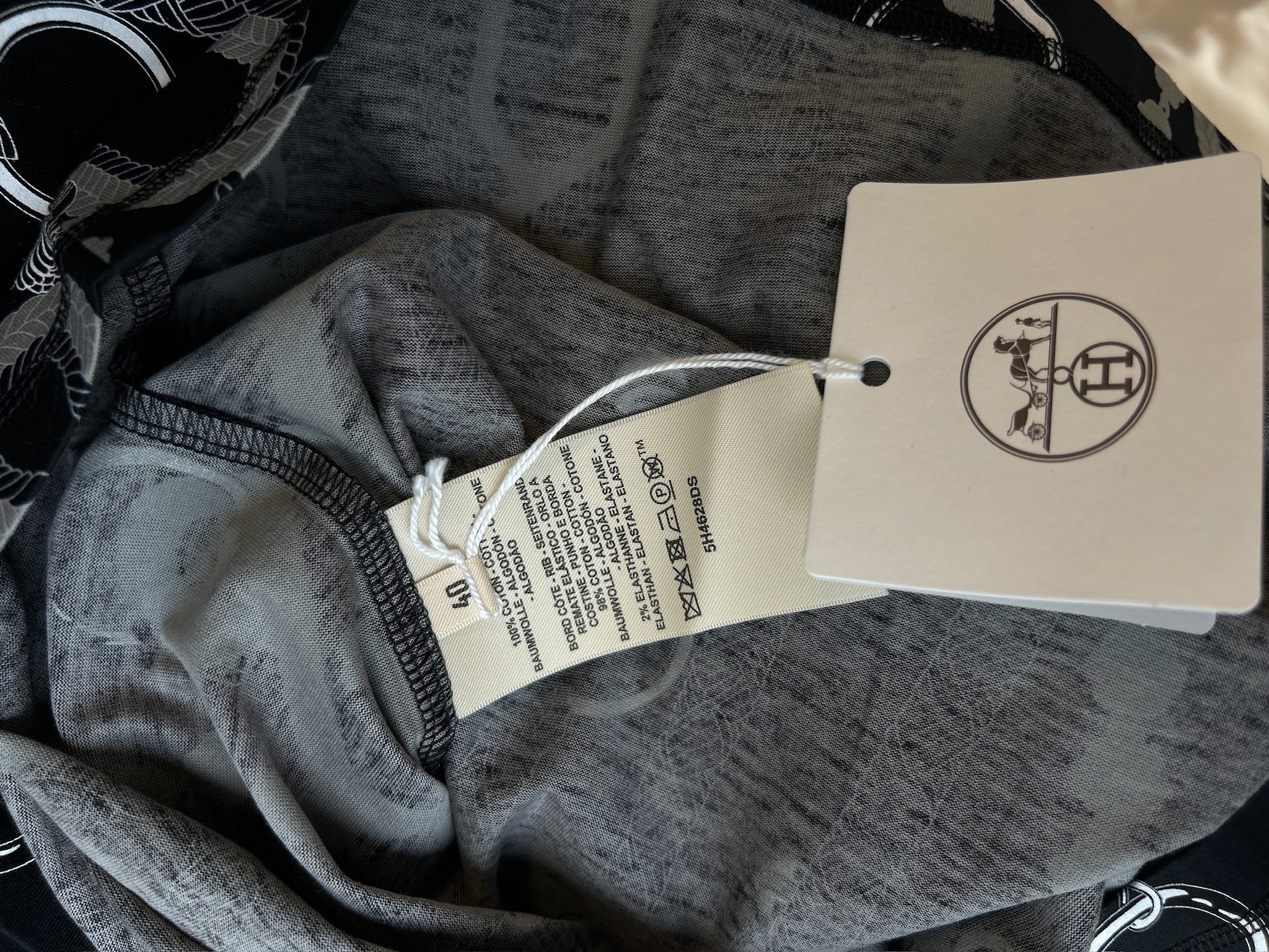 Size 40 - Hermès Palefroi Remix Black straight t-shirt