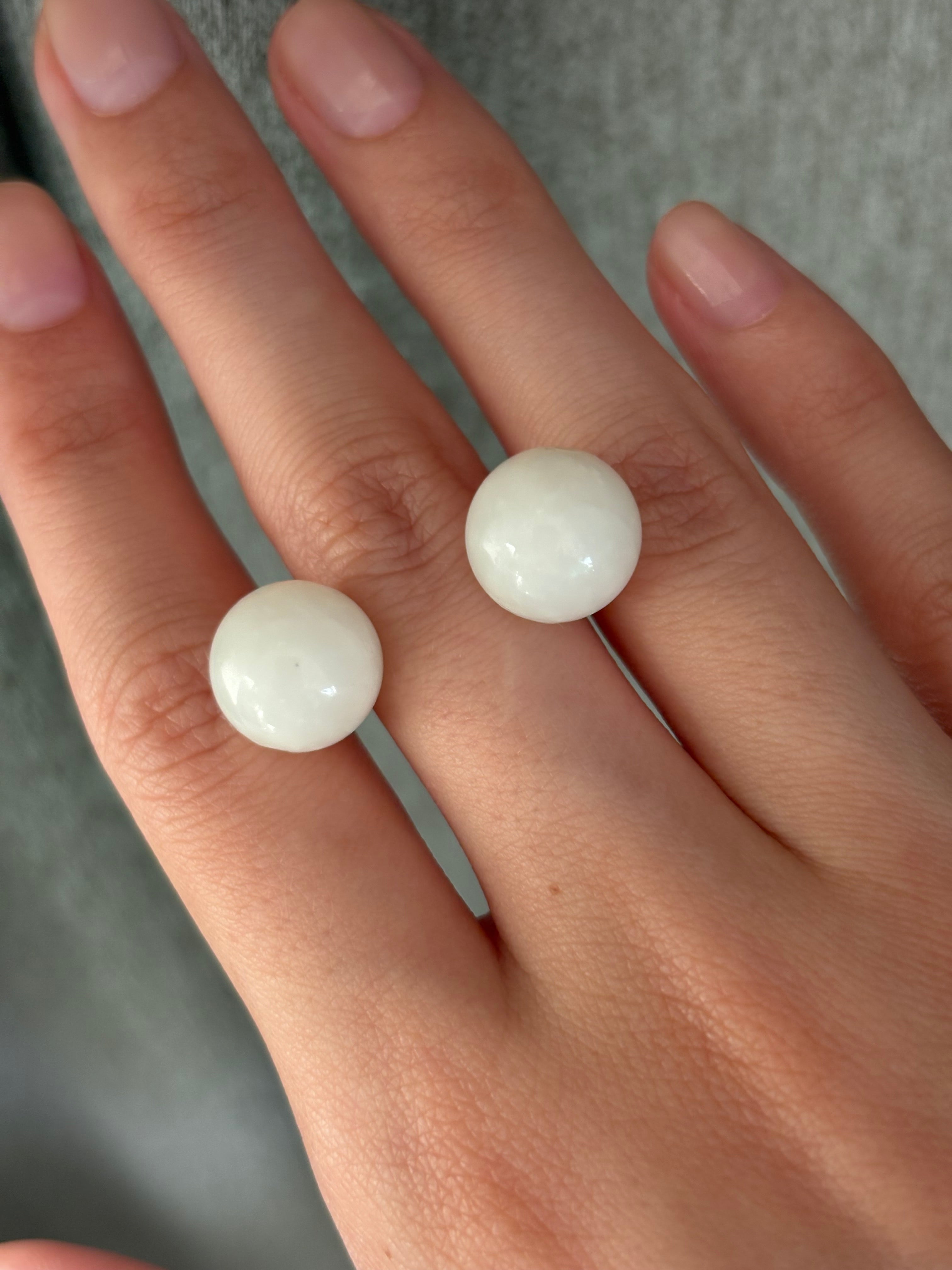 Type AAA 25.00CT White Jade Beads PAIR D11.75mm DXBCS5455