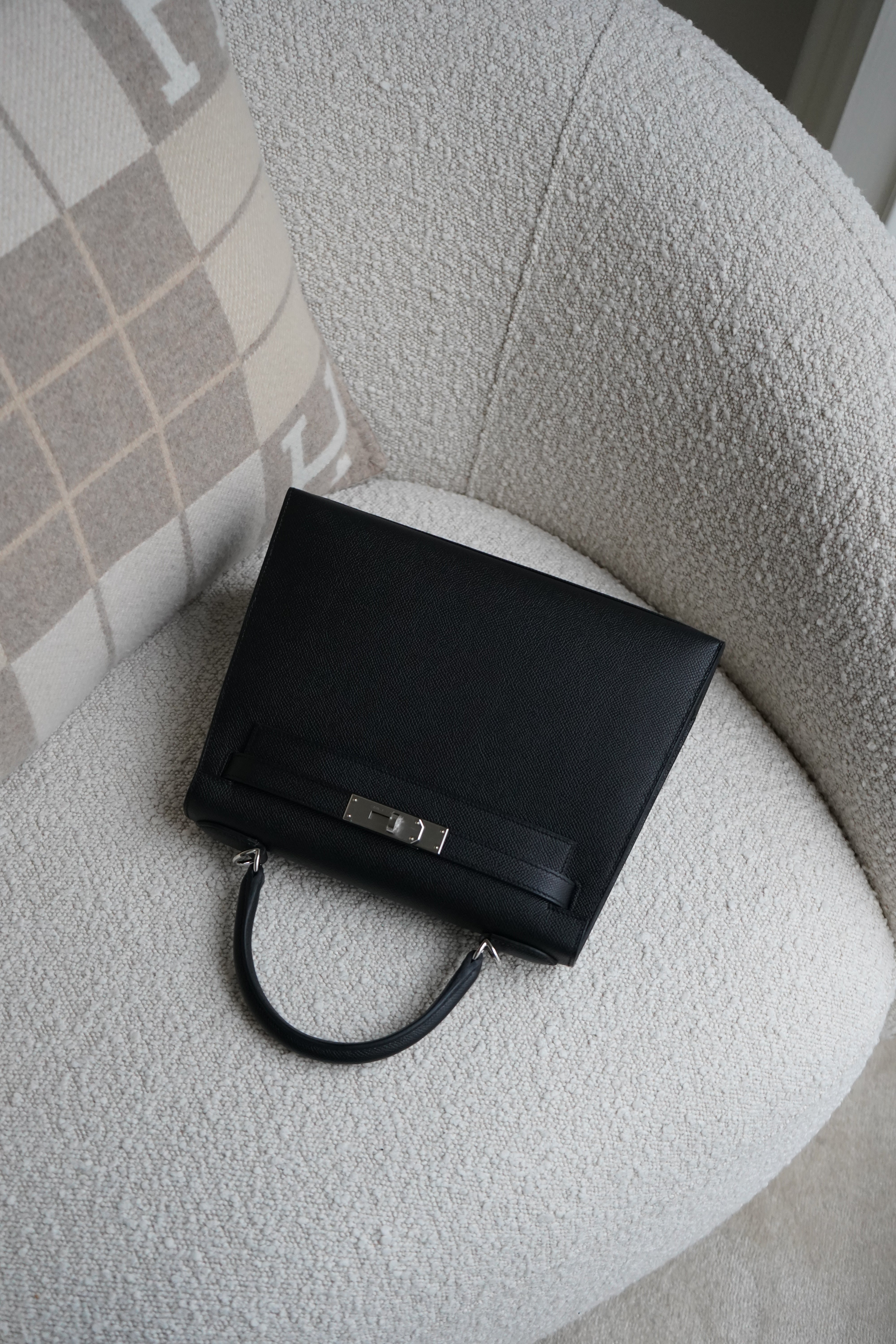 HERMÈS KELLY 28CM BLACK Epsom Leather with Palladium Hardware