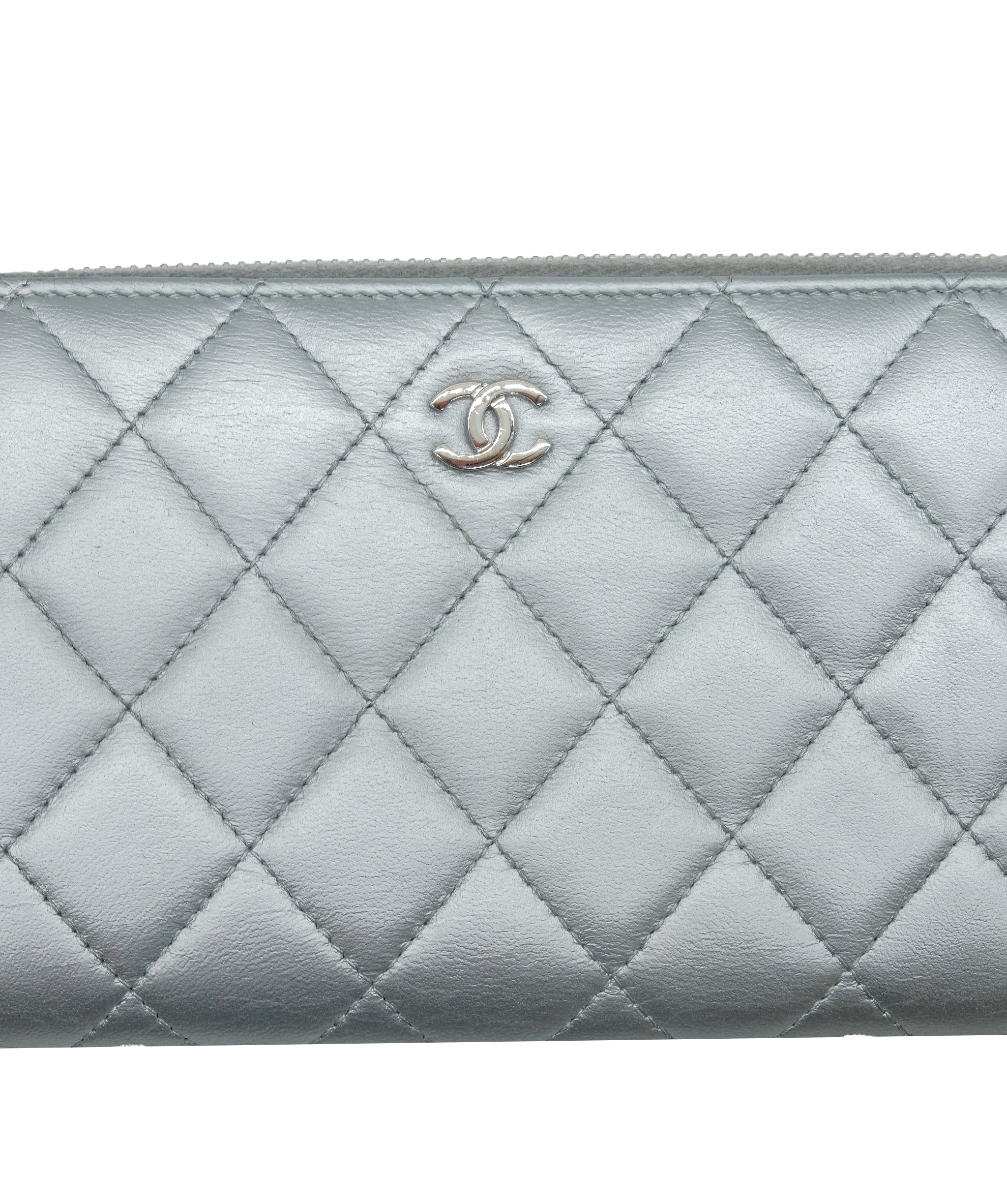 Chanel Long Wallet Lamb Skin Silver CC Auth 49958A DXBS0326