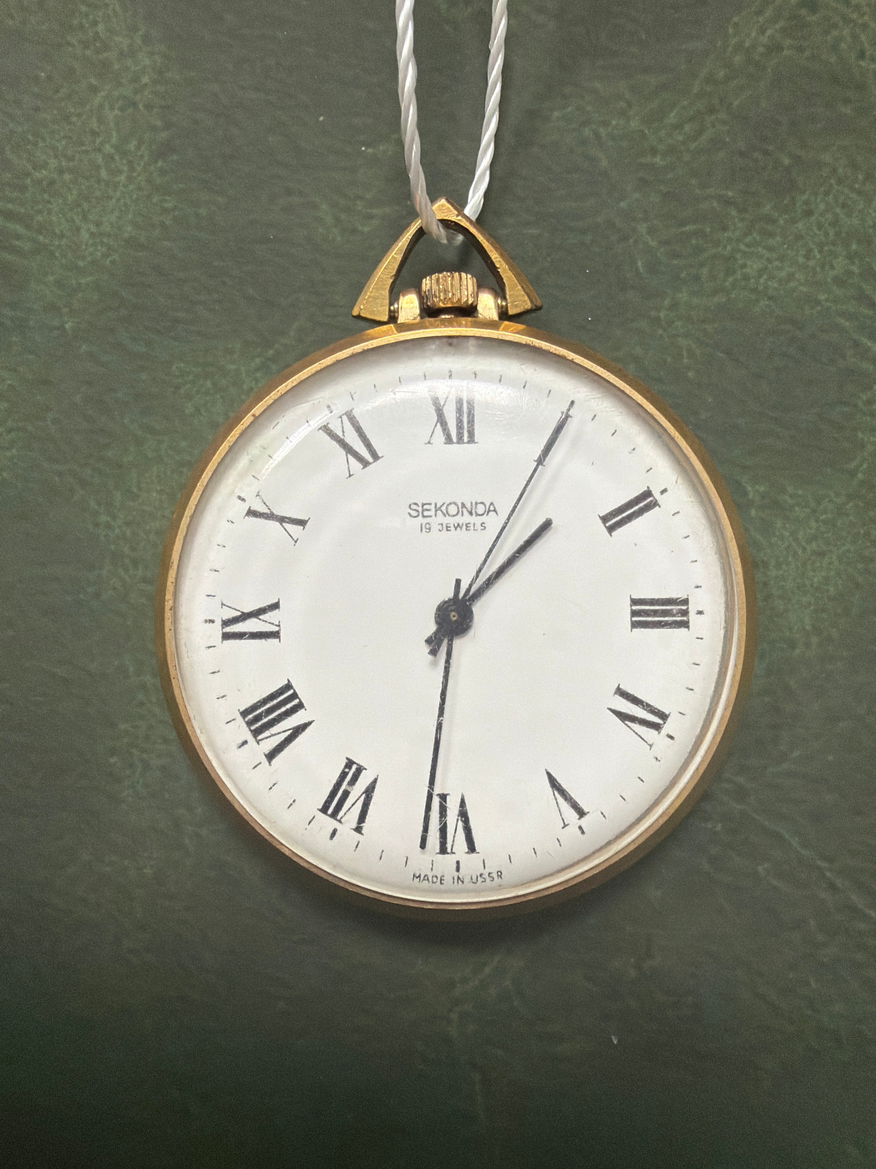 Sekonda 19 Jewels Gold-Plated Open-Face Pocket Watch – White Dial with Roman Numerals, Made in USSR AKL0153