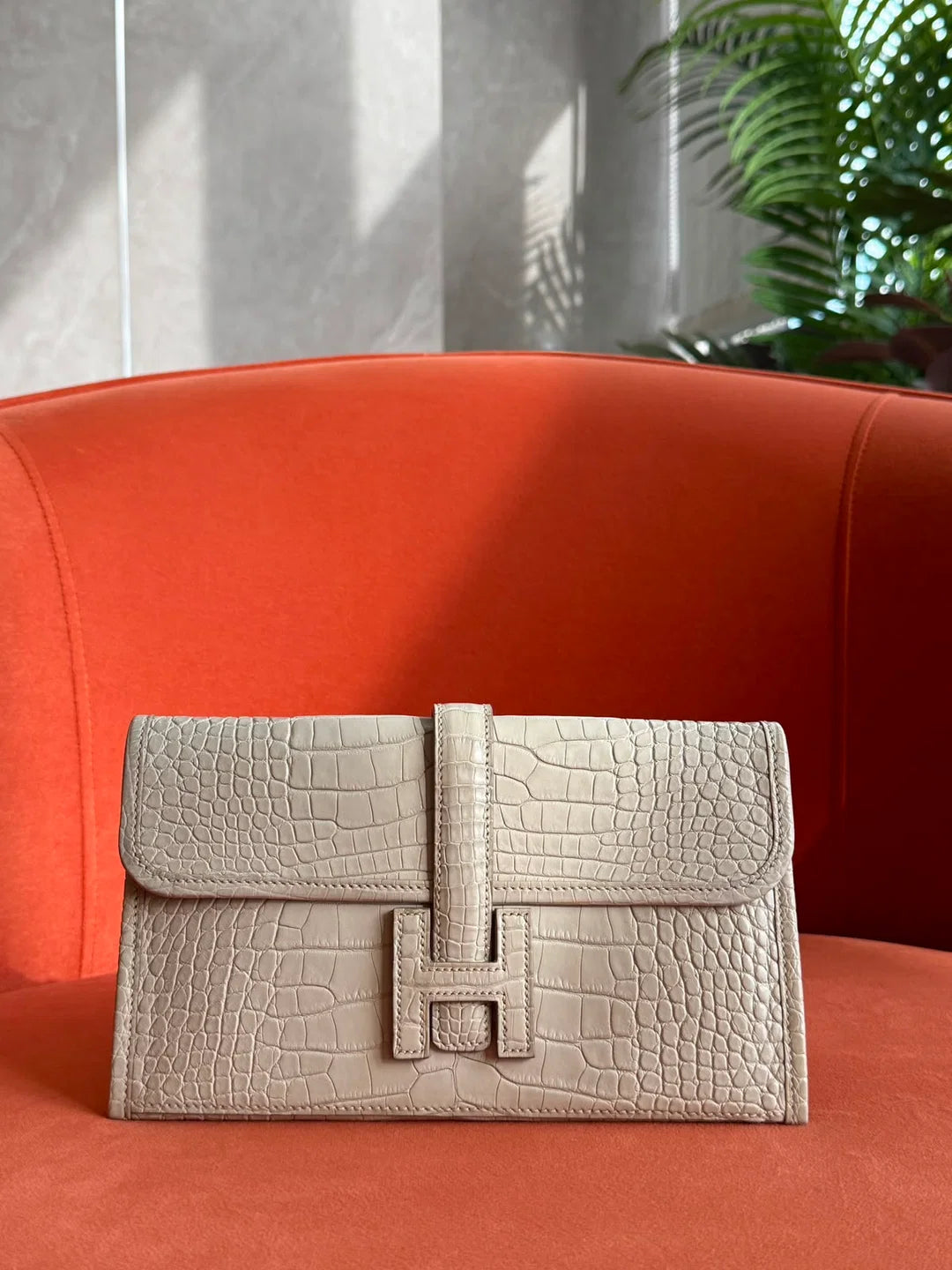 LONDON LOCATED* LIKE NEW HERMÈS JIGE DUO CLUTCH 21CM BETON Matte Alligator with Palladium Hardware ALC4376