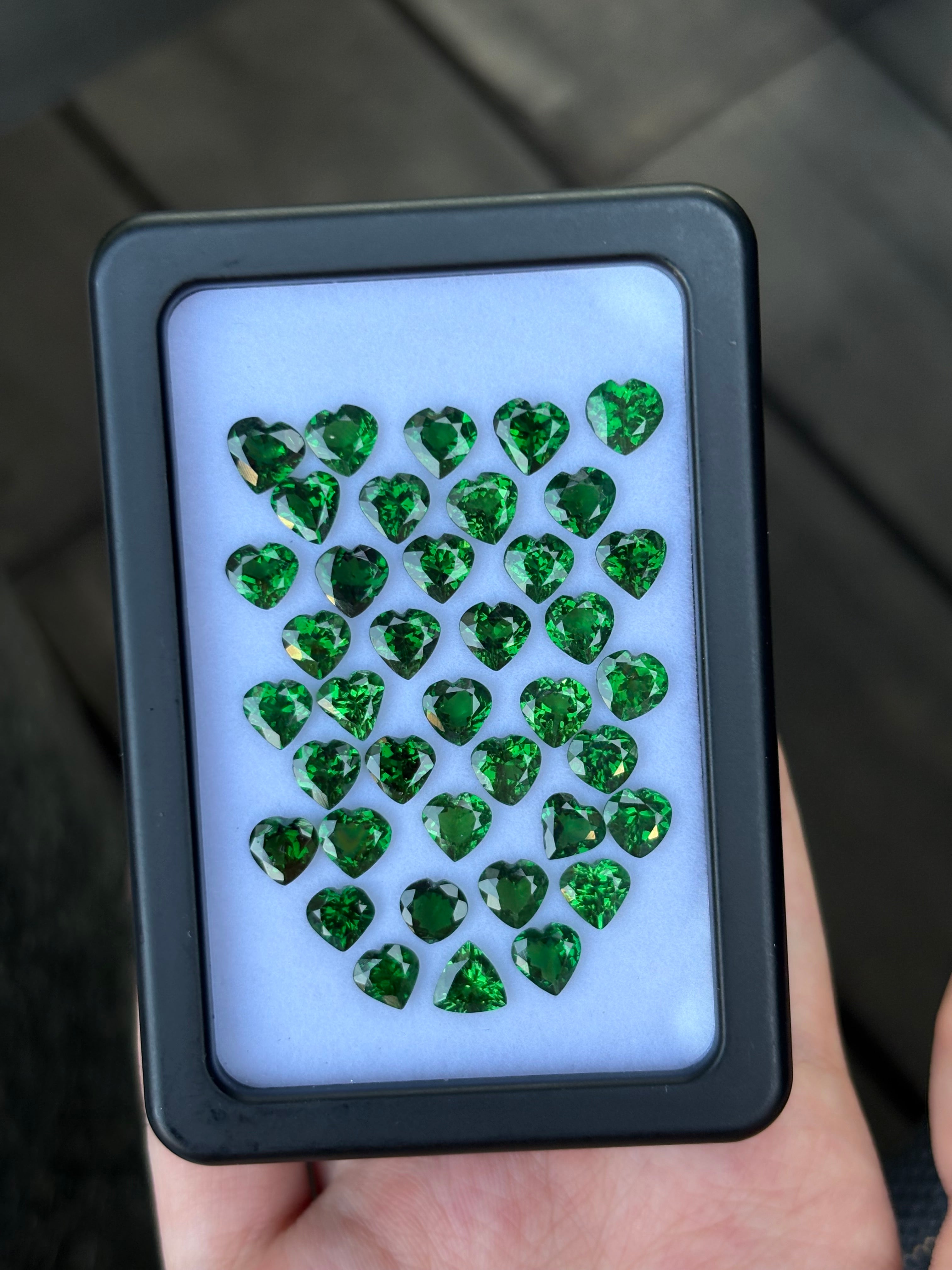 29.30ct Tsavorite Heart Set (6-6.5mm) DXBCS3879