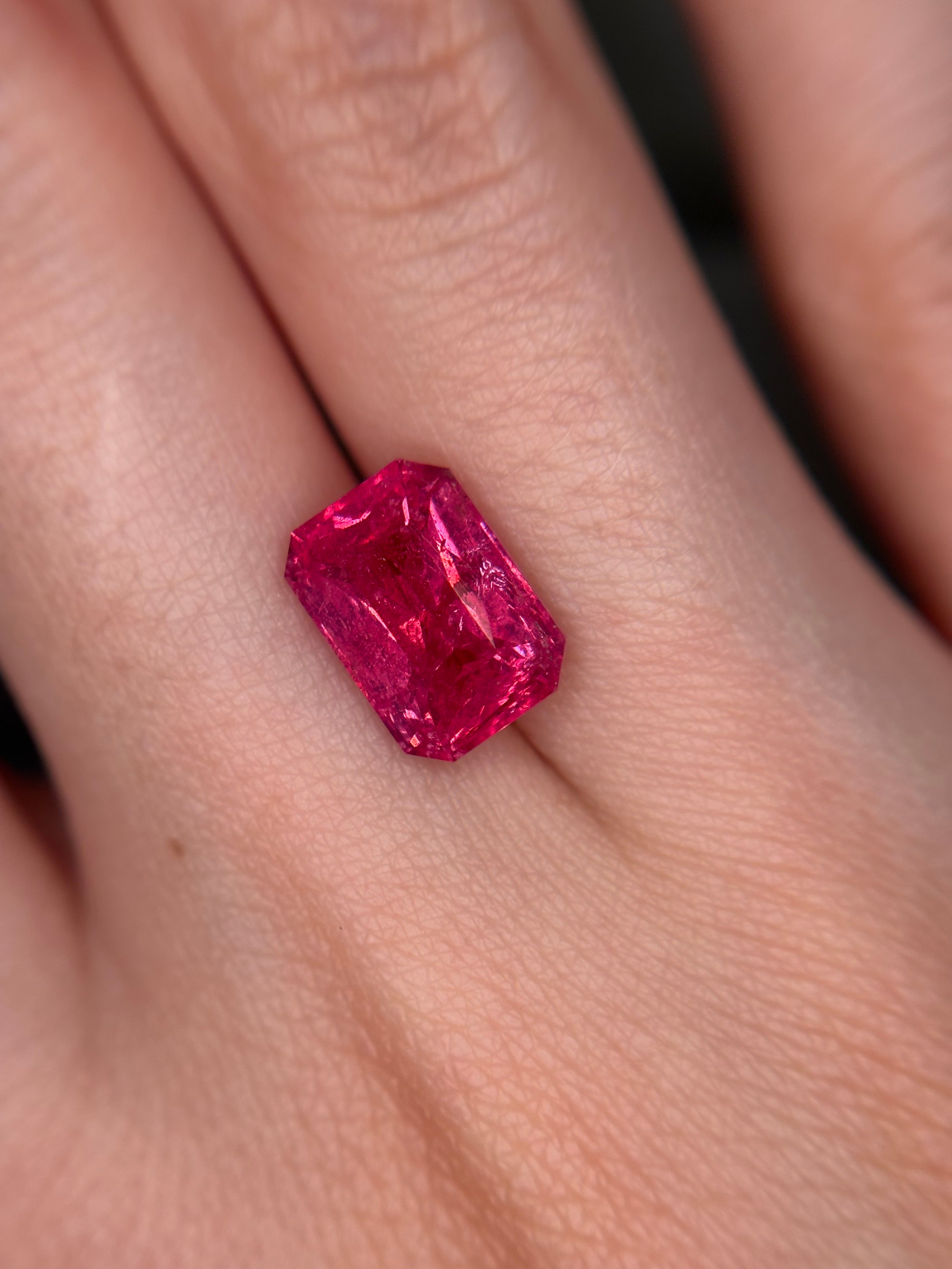 3.41ct Vivid Spinel Mahenge Radiant with certificate DXBCS5746