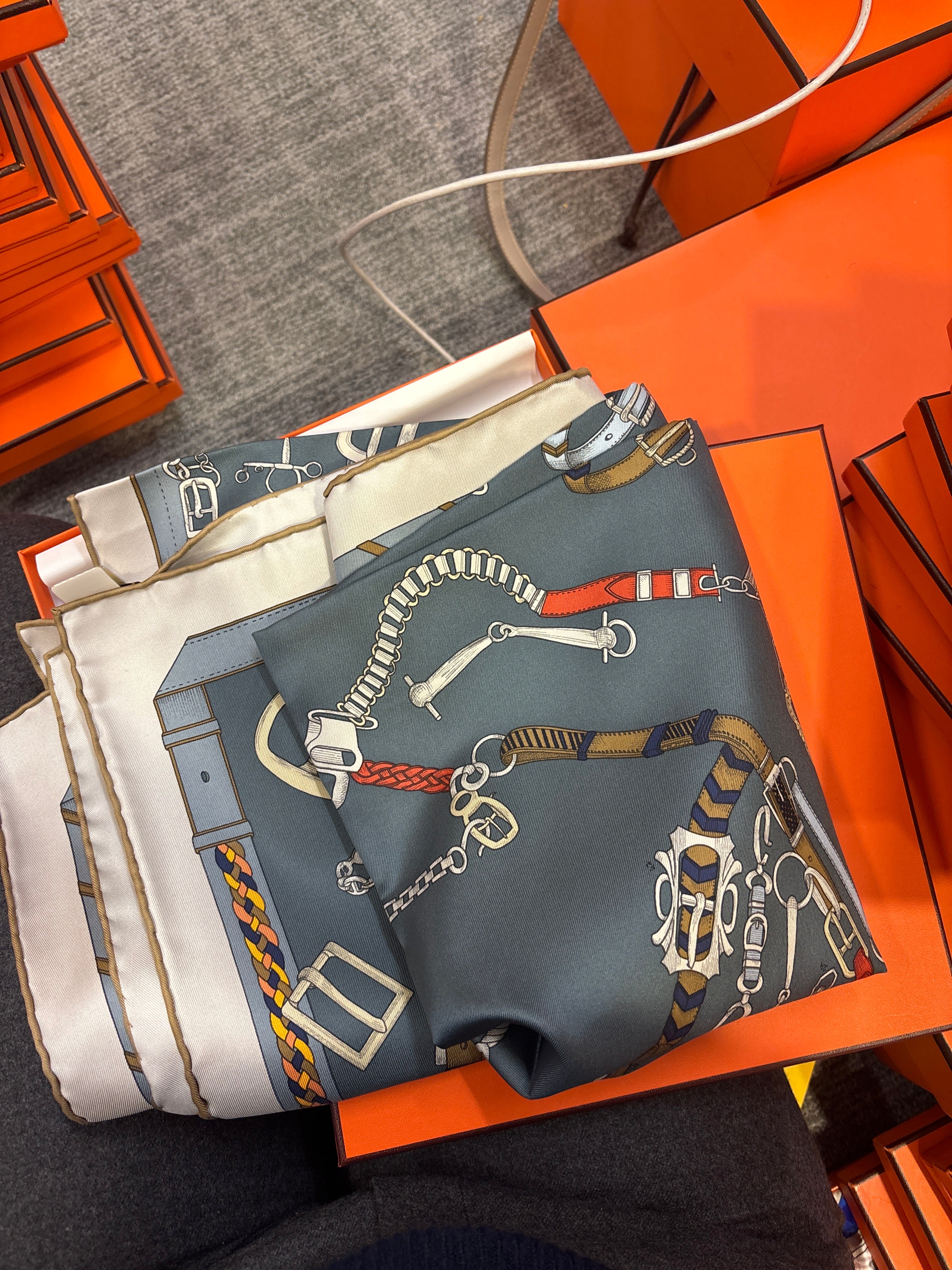 Hermès Silk 90-42 – ALC3523