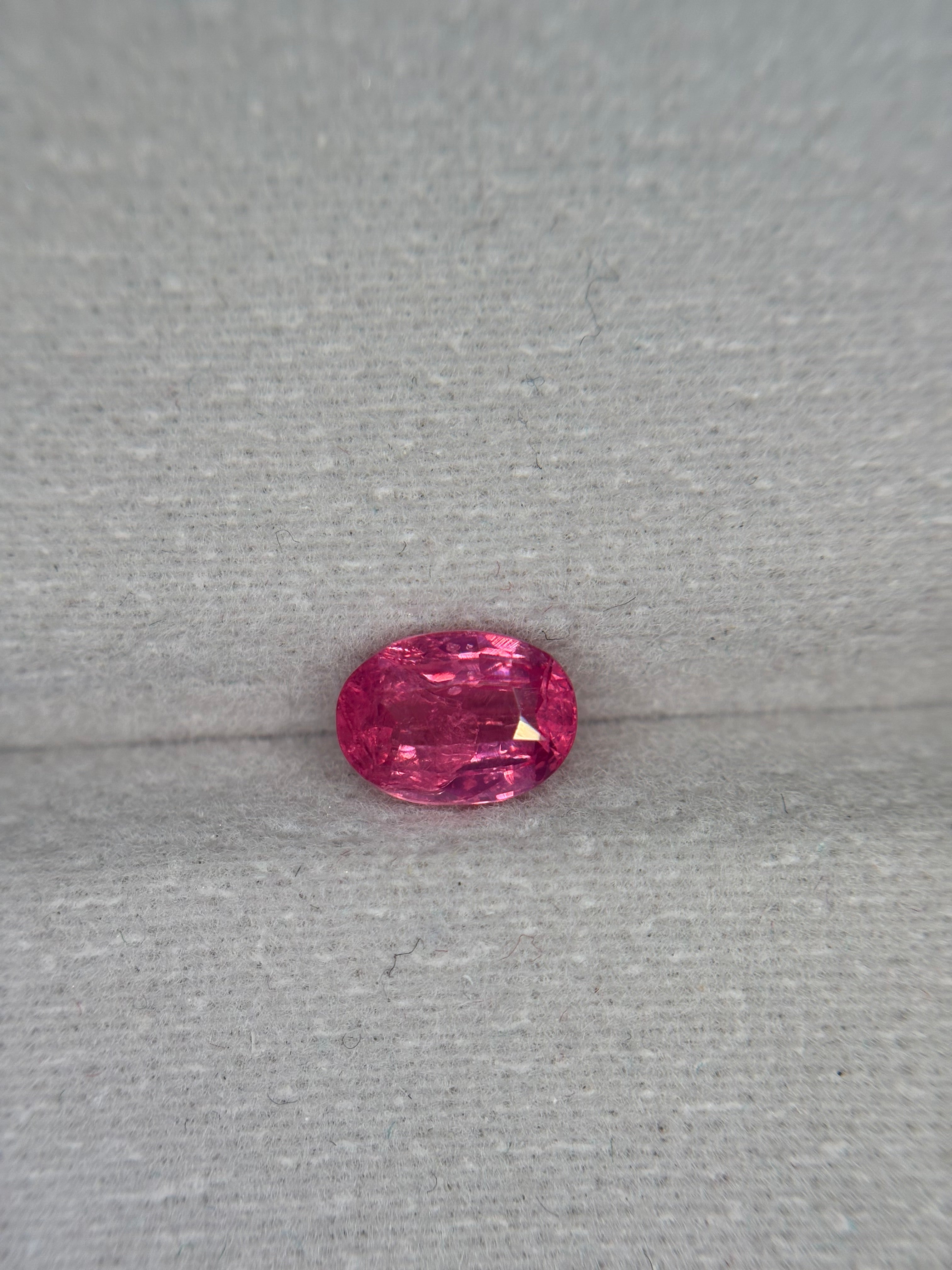 0.98ct Mahenge Vivd Pink Spinel  THAIC0541