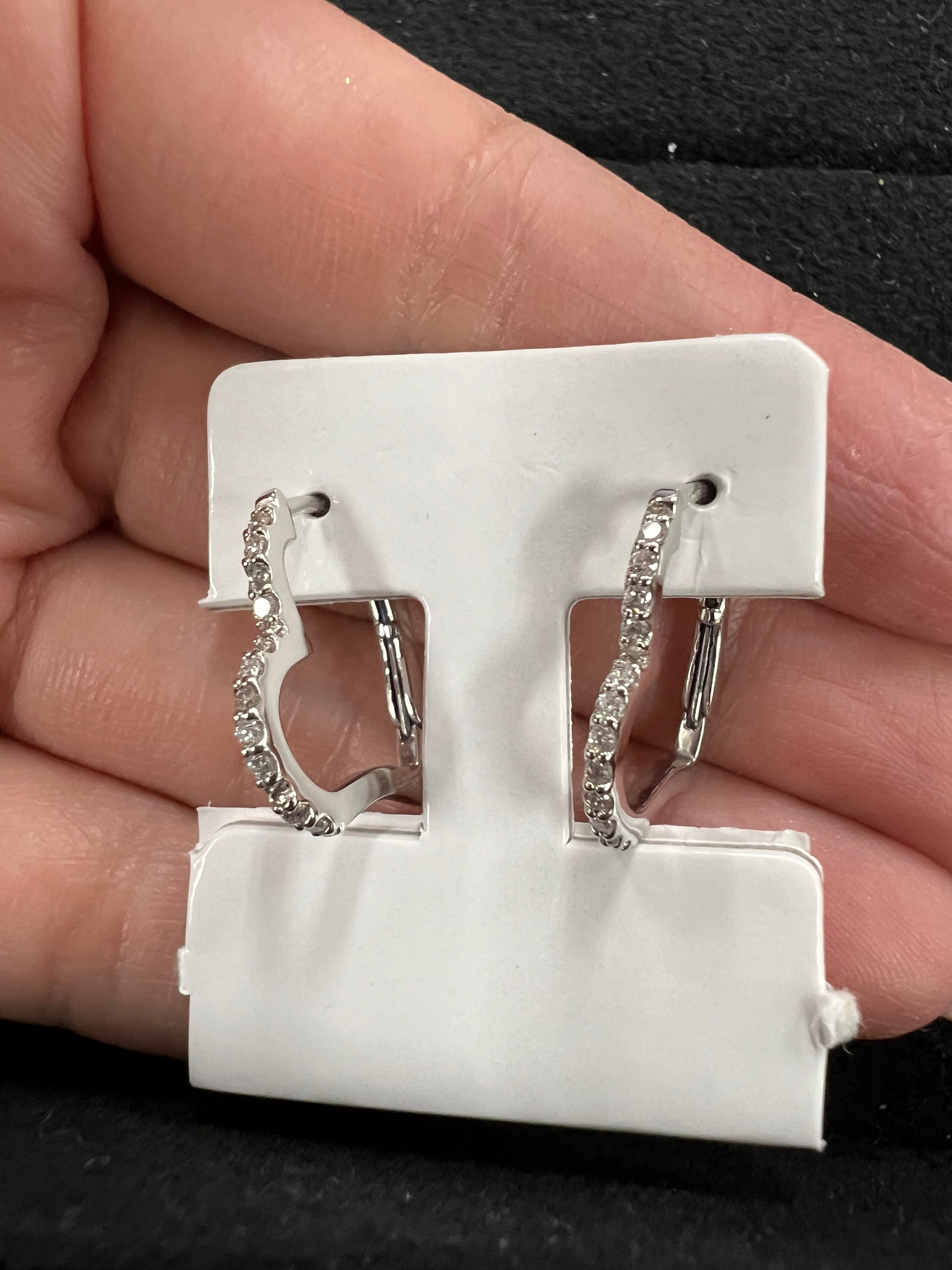 Small Heart Diamond Hoops PT900 E03298