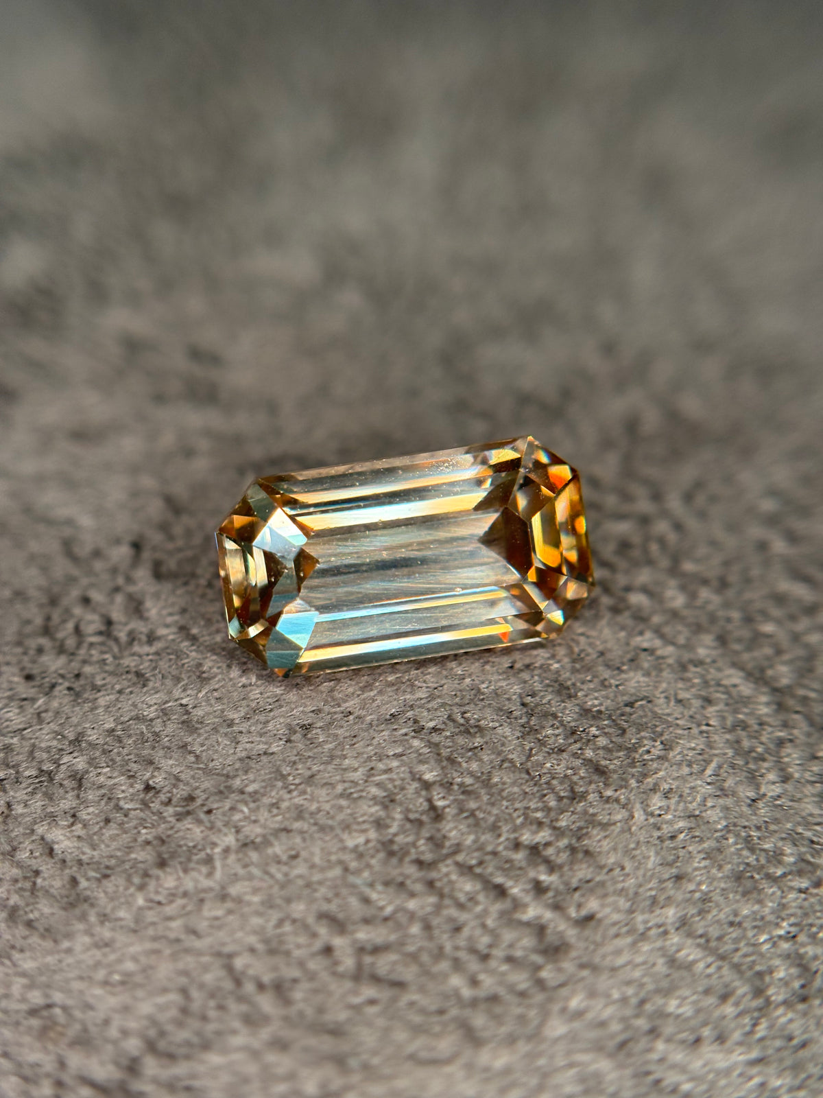 7.75ct Champagne Zircon  THAIC1360