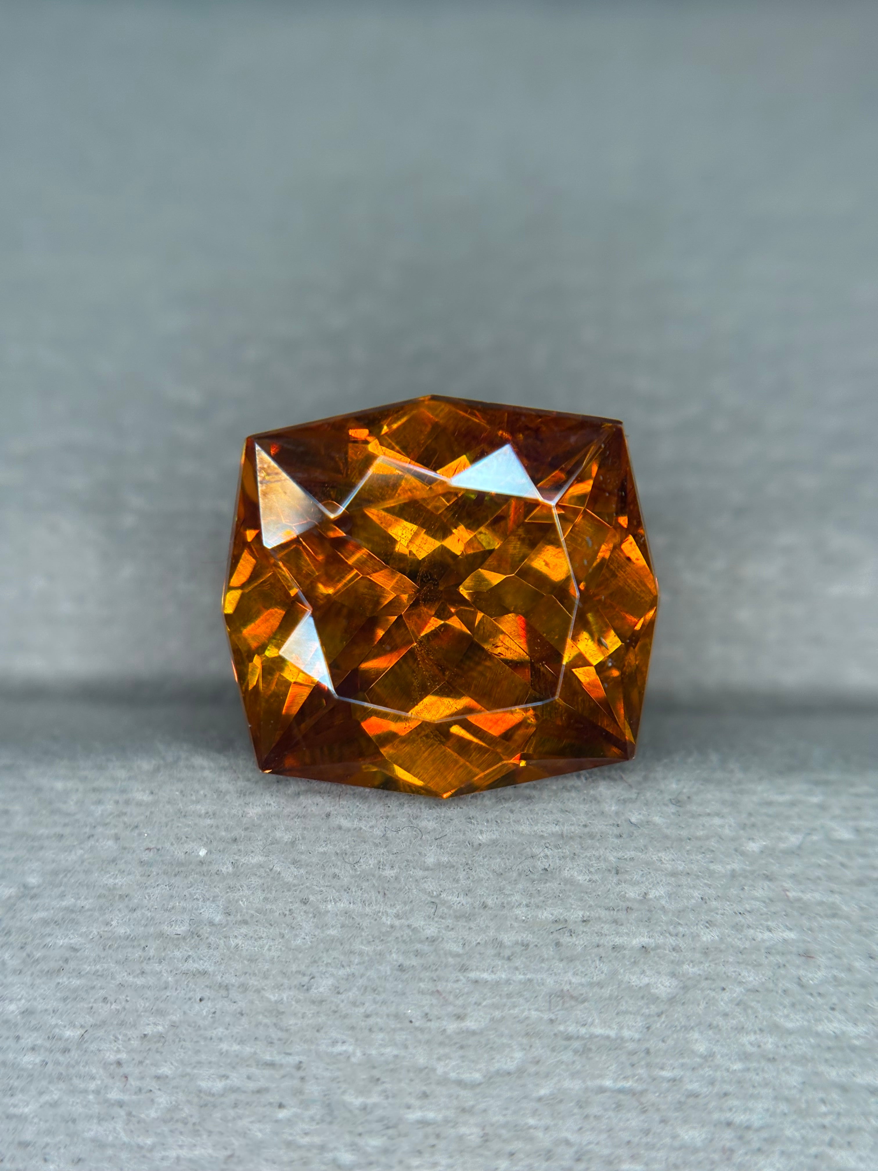 8.75ct Sphalerite Spain (45.92 box) THAIC0362