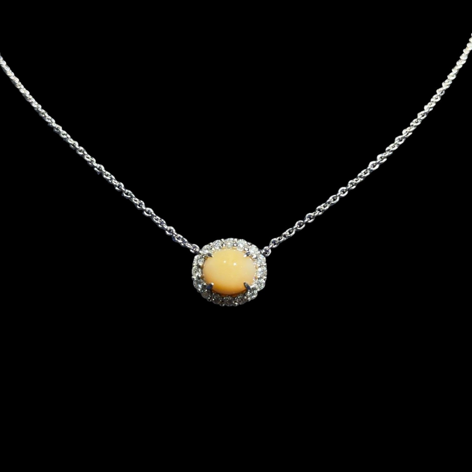 Conch Pearl & 1.65ct Natural Diamond Necklace set in 18K White Gold