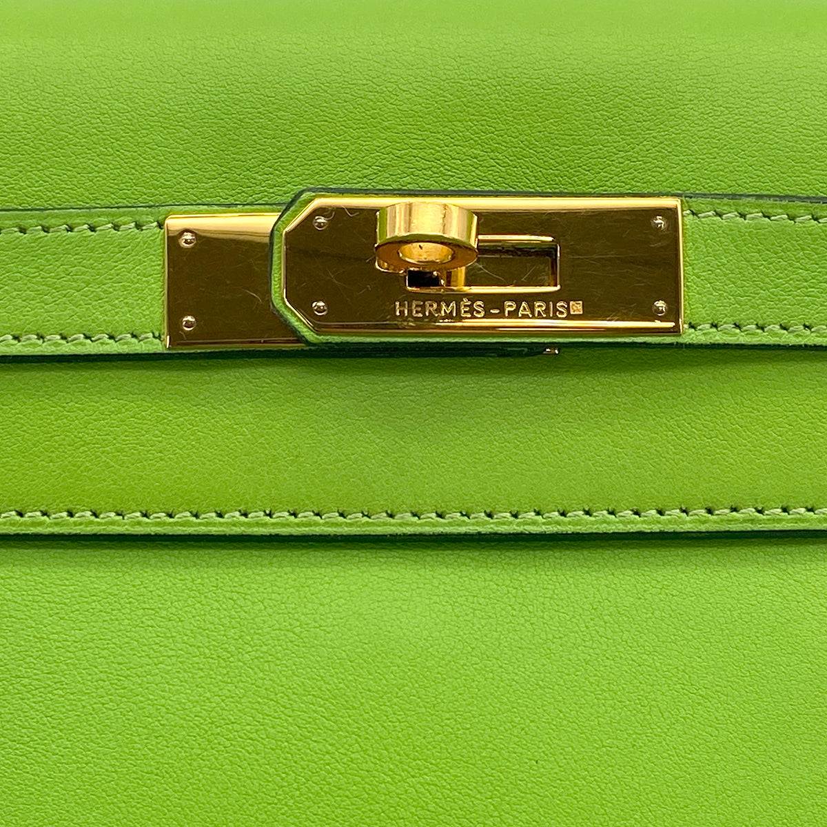 HERMES KELLY 28 RETORNE APPLE GREEN VEAU GULLIVER HAND SHOULDER BAG 1992 CIRCLE V GOLD HARDWARE 90317191