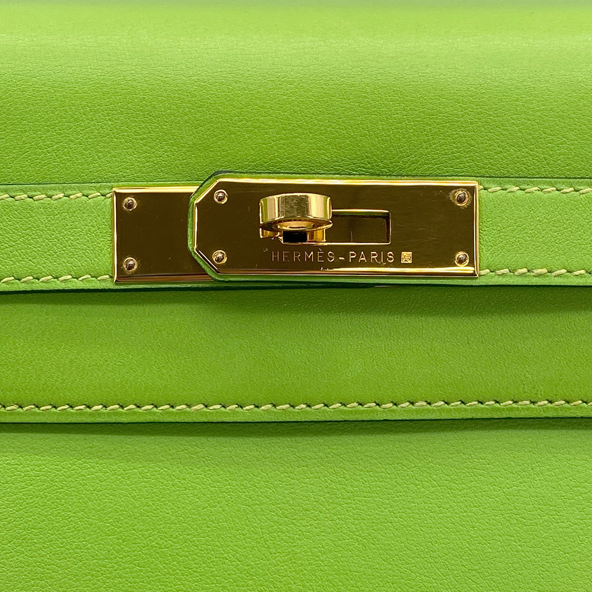 HERMES KELLY 32 RETORNE APPLE GREEN VEAU GULLIVER HAND SHOULDER BAG 2001 SQUARE E GOLD HARDWARE 90320996
