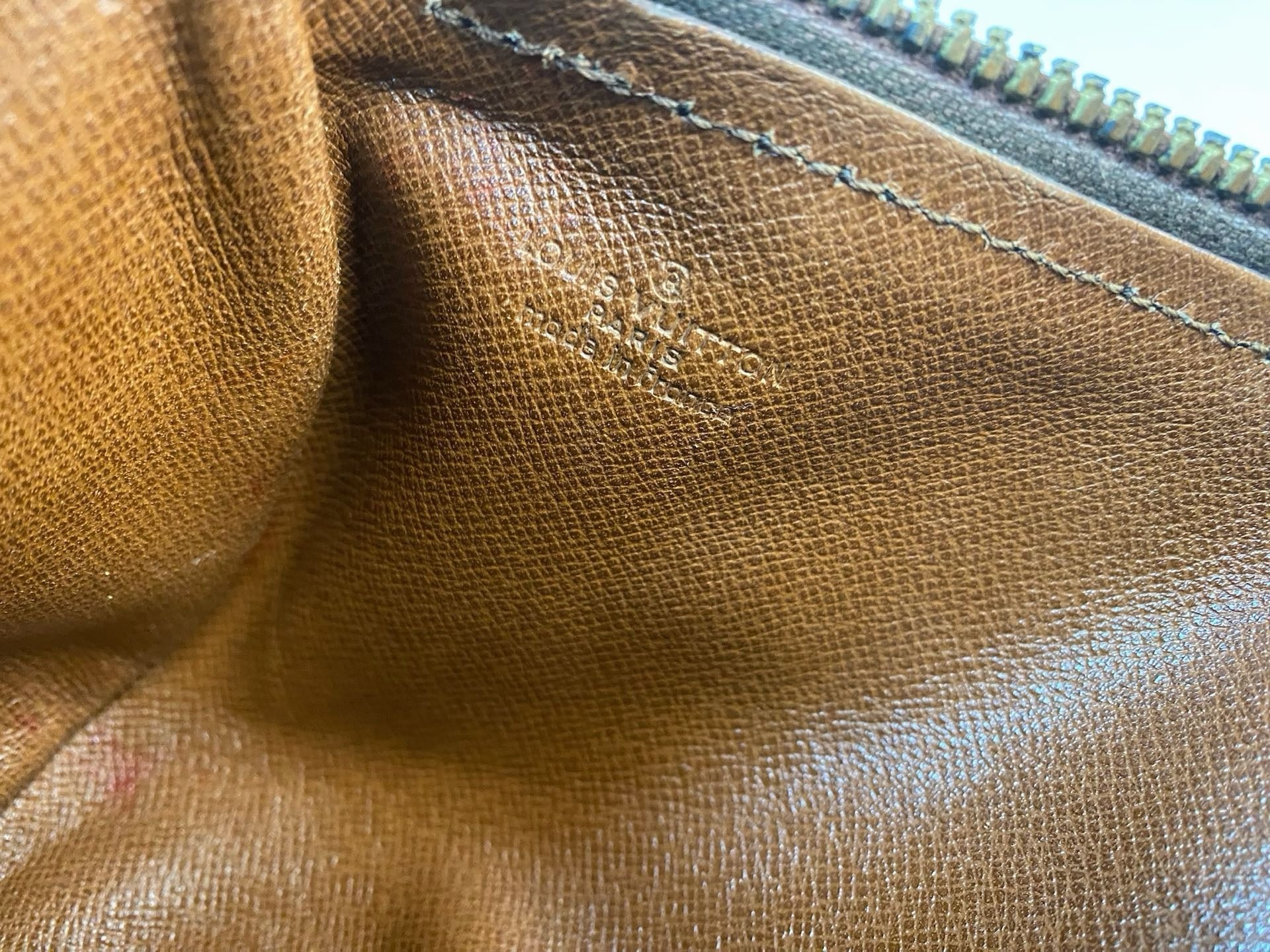 Louis Vuitton Papillon 26 monogram canvas handbag detail