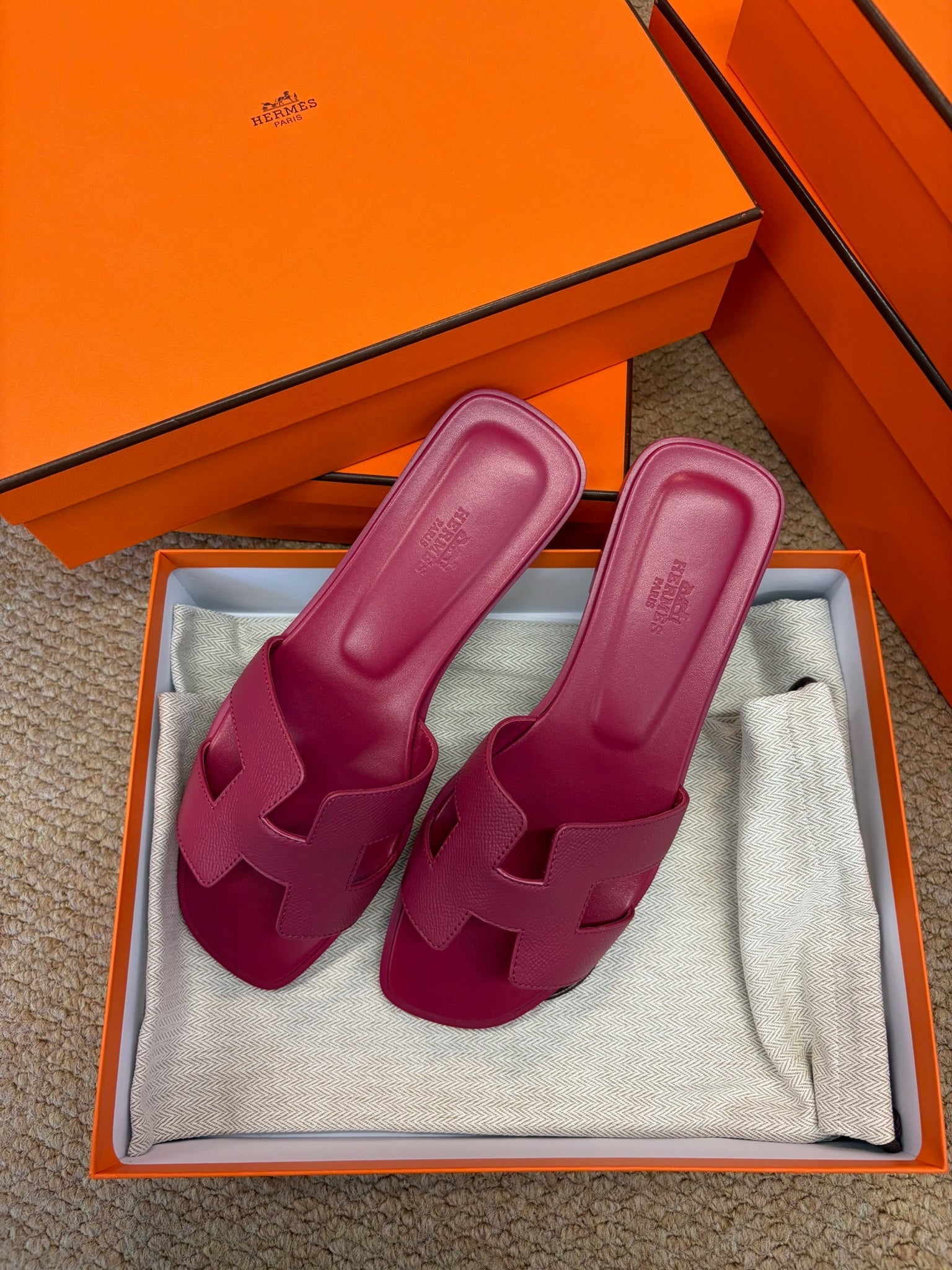 Hermes Oran sandal burgundy pink size 39 main view