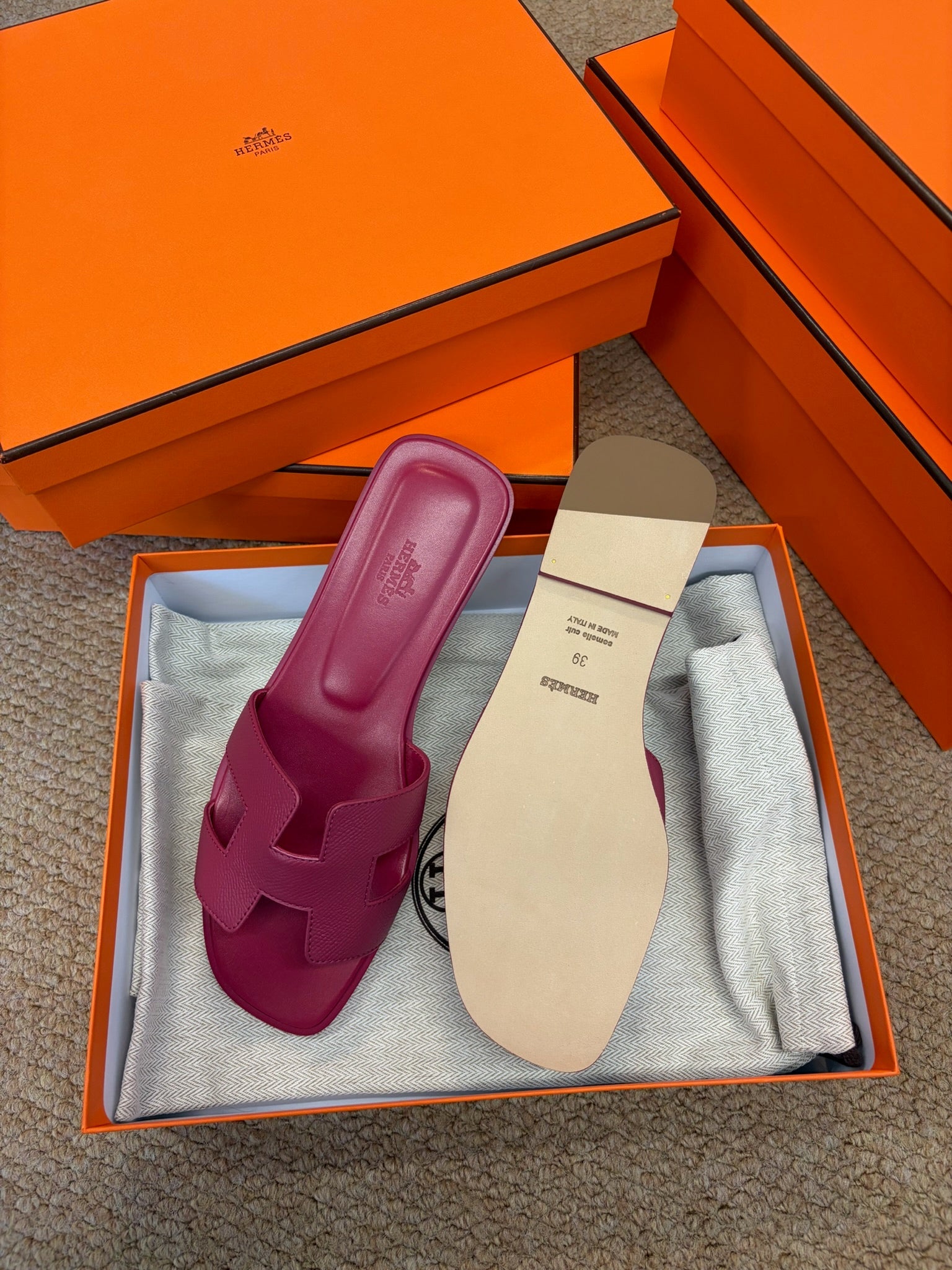 Hermes Oran sandal burgundy pink size 39 sole size view