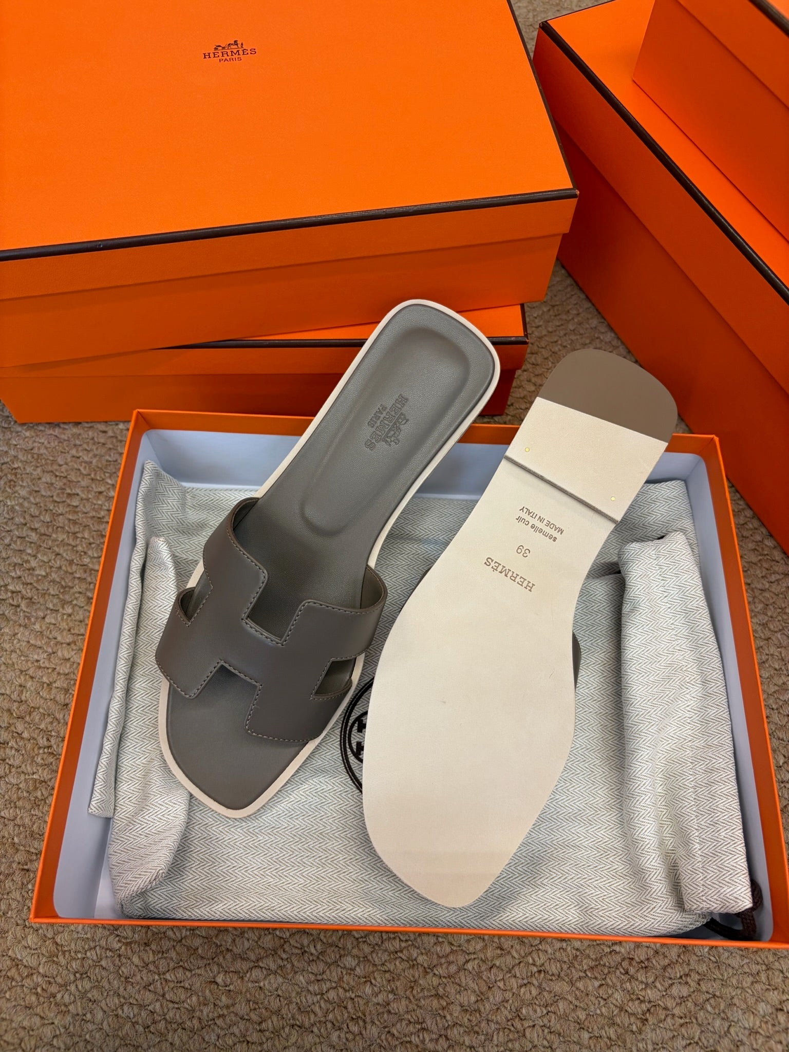 Hermes Oran sandal grey white size 39 sole size view