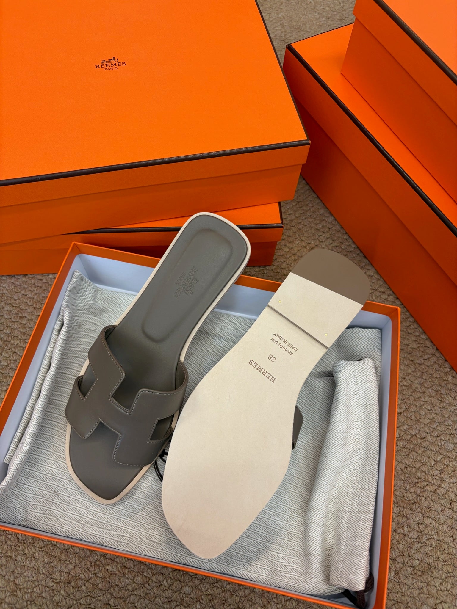 Hermes Oran sandal grey white size 38 sole size view