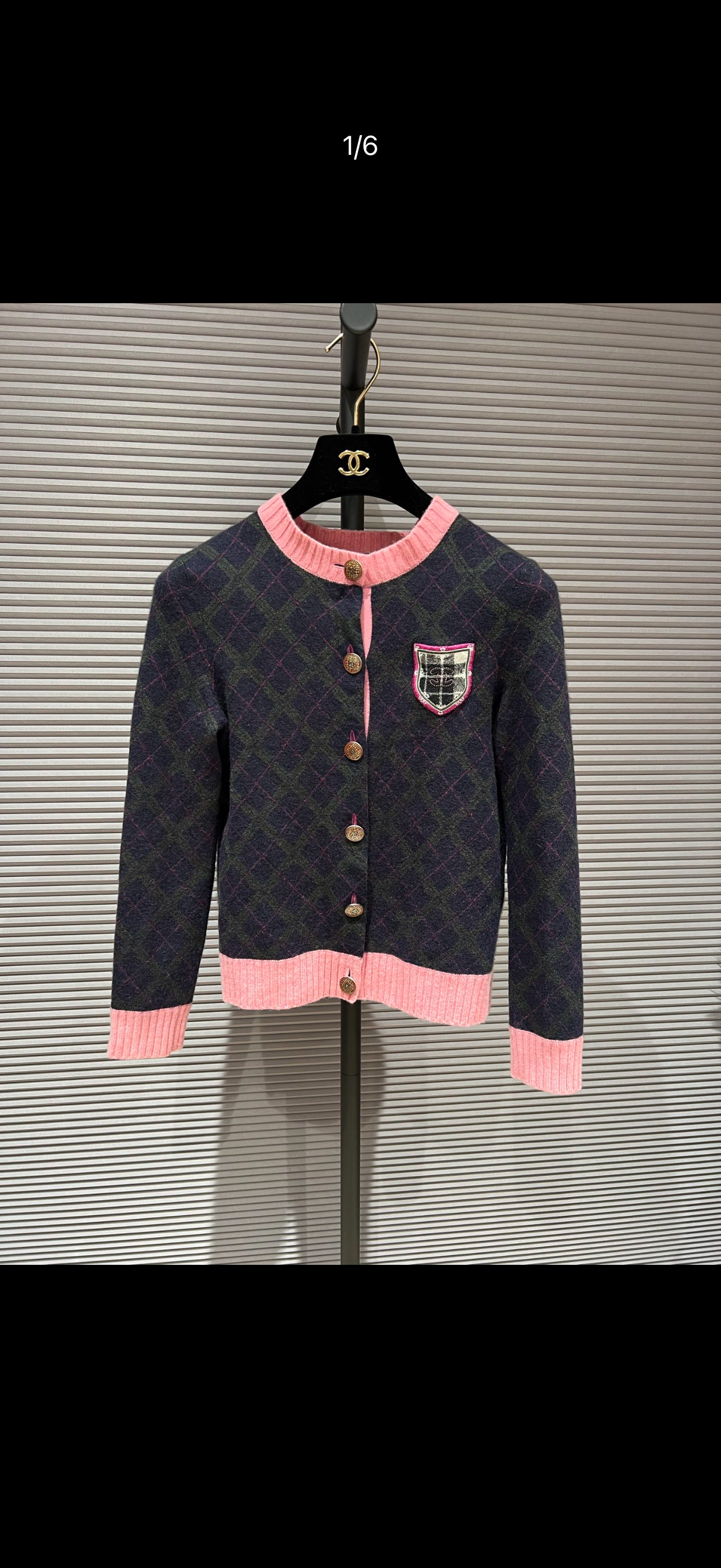 CHANEL PATCH CARDIGAN 36 FT101582