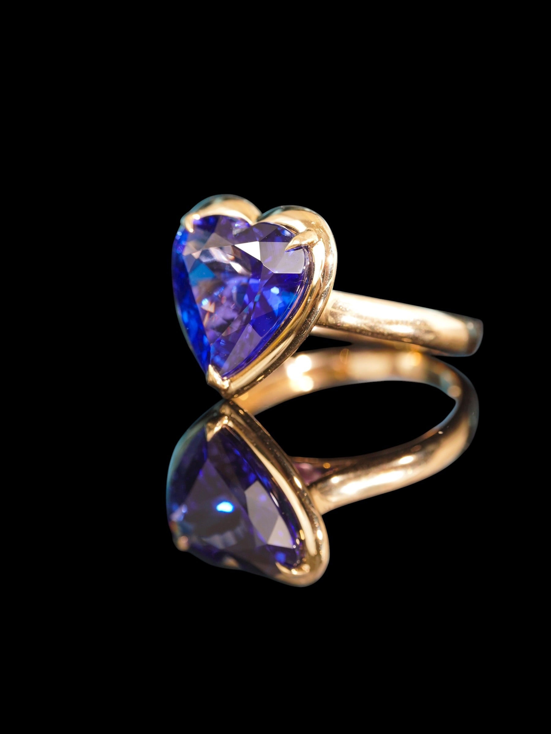 2 Set Ring: 5.63ct Natural "Royal Blue" Colour Zoisite Tanzanite with 0.24ct White Diamonds set in 18K Yellow Gold